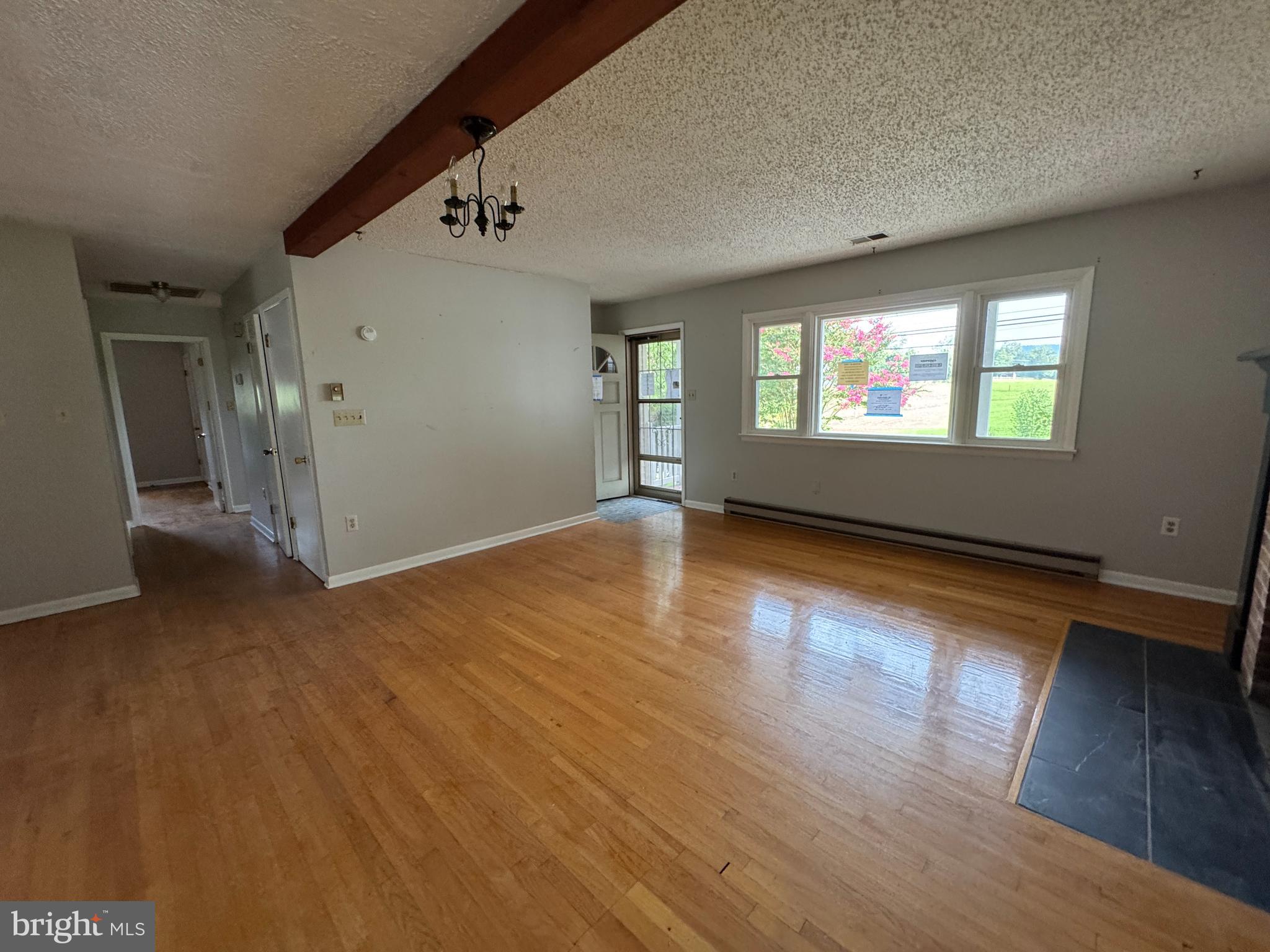 TOMAHAWK - Residential