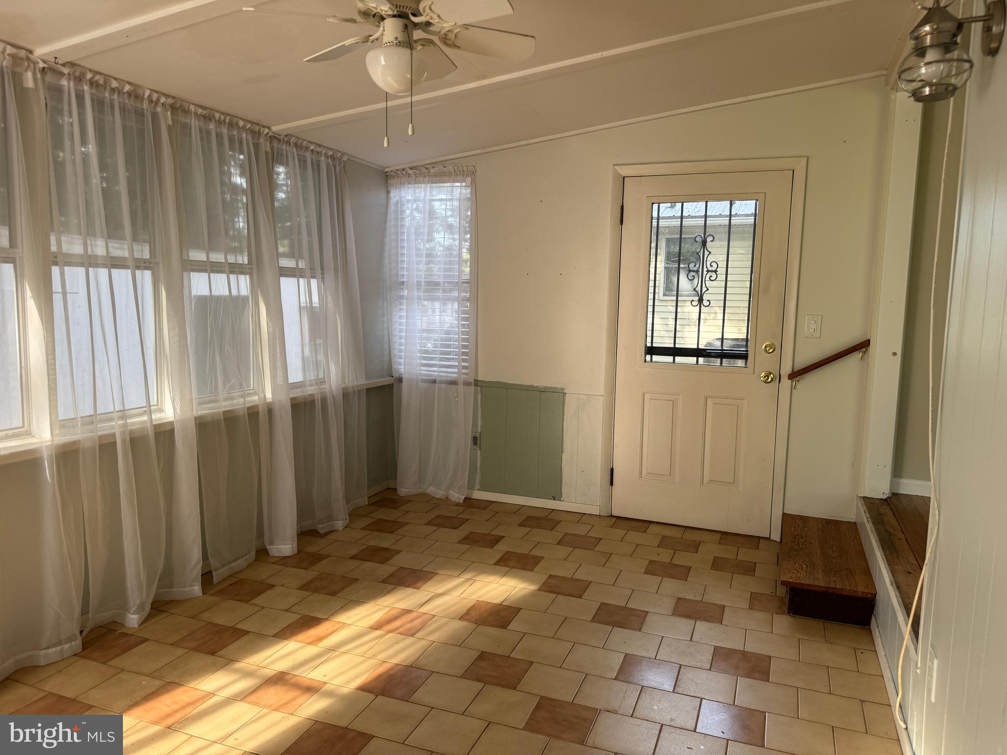 TOMAHAWK - Residential