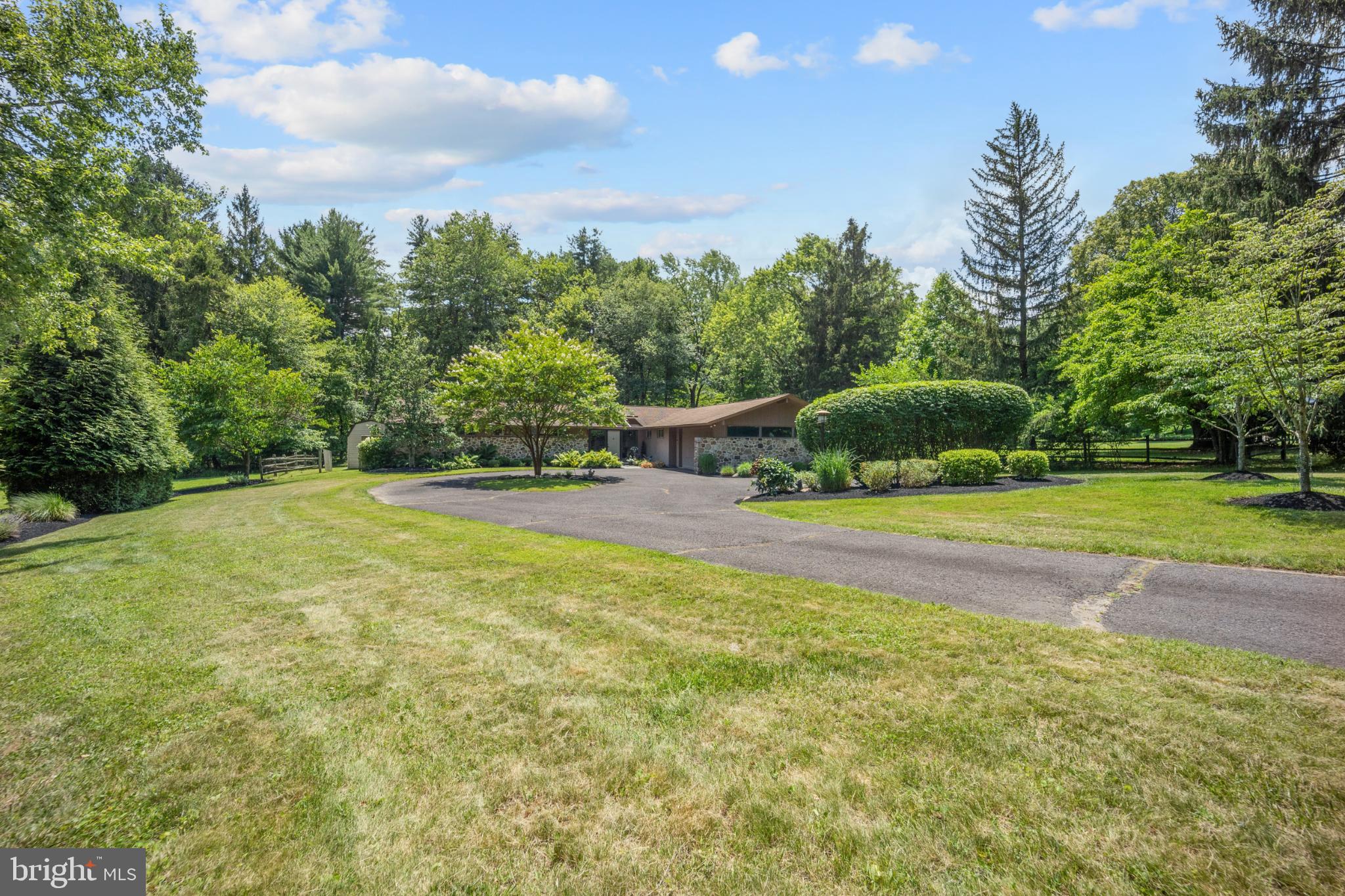 1255 VALLEY HILL TRAIL