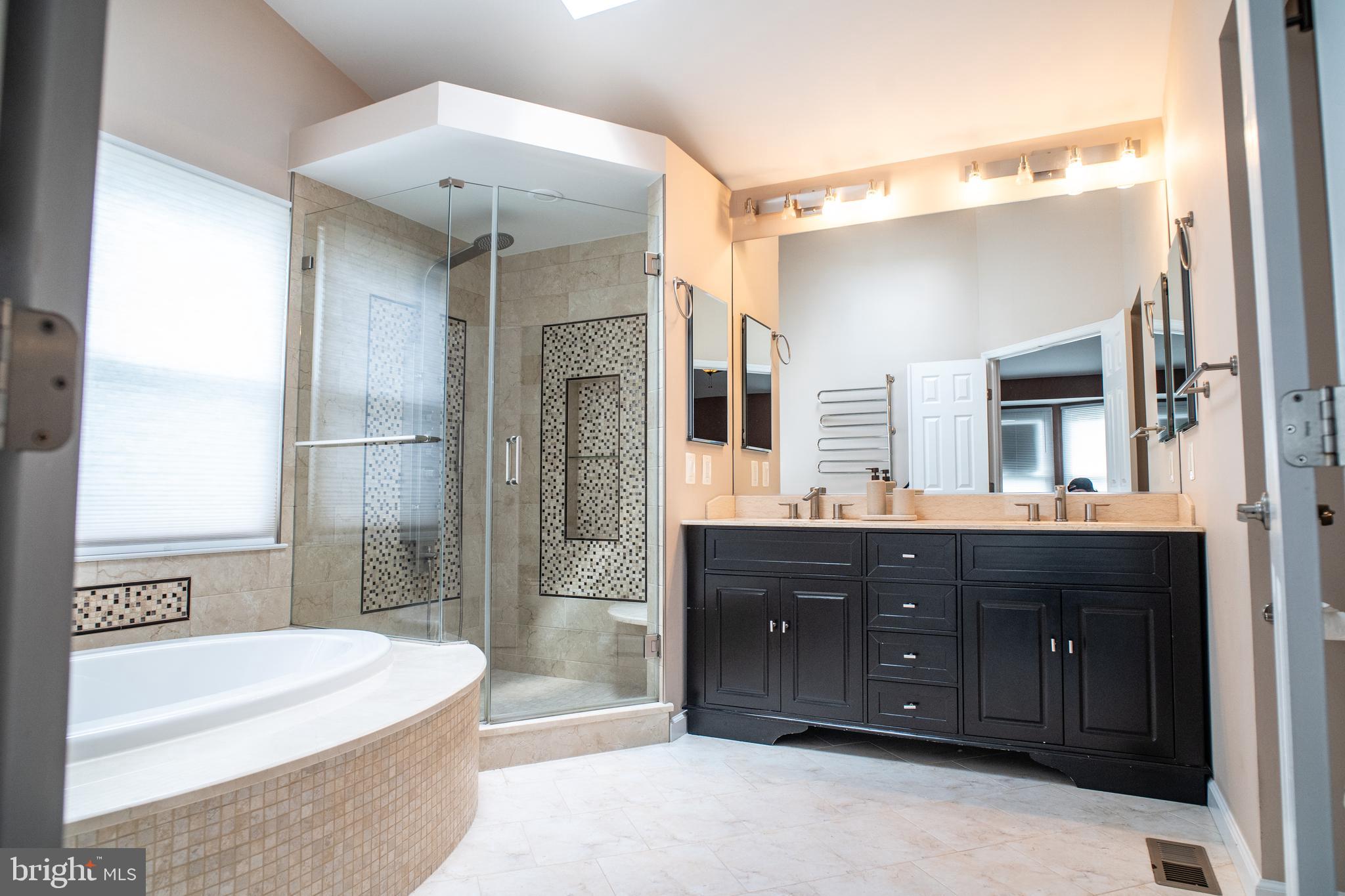 QUEEN ANNE VILLAGE - Residential