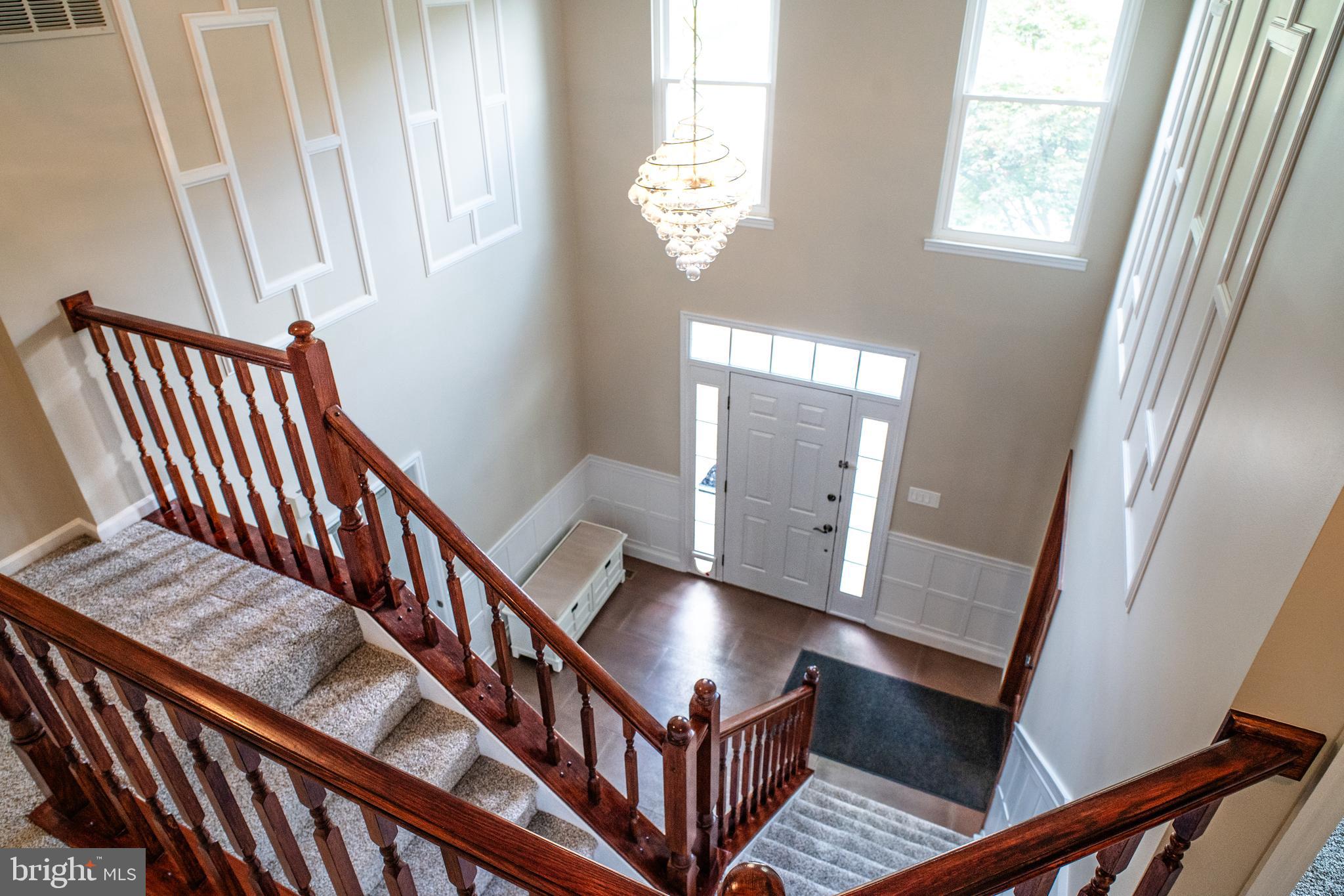 QUEEN ANNE VILLAGE - Residential