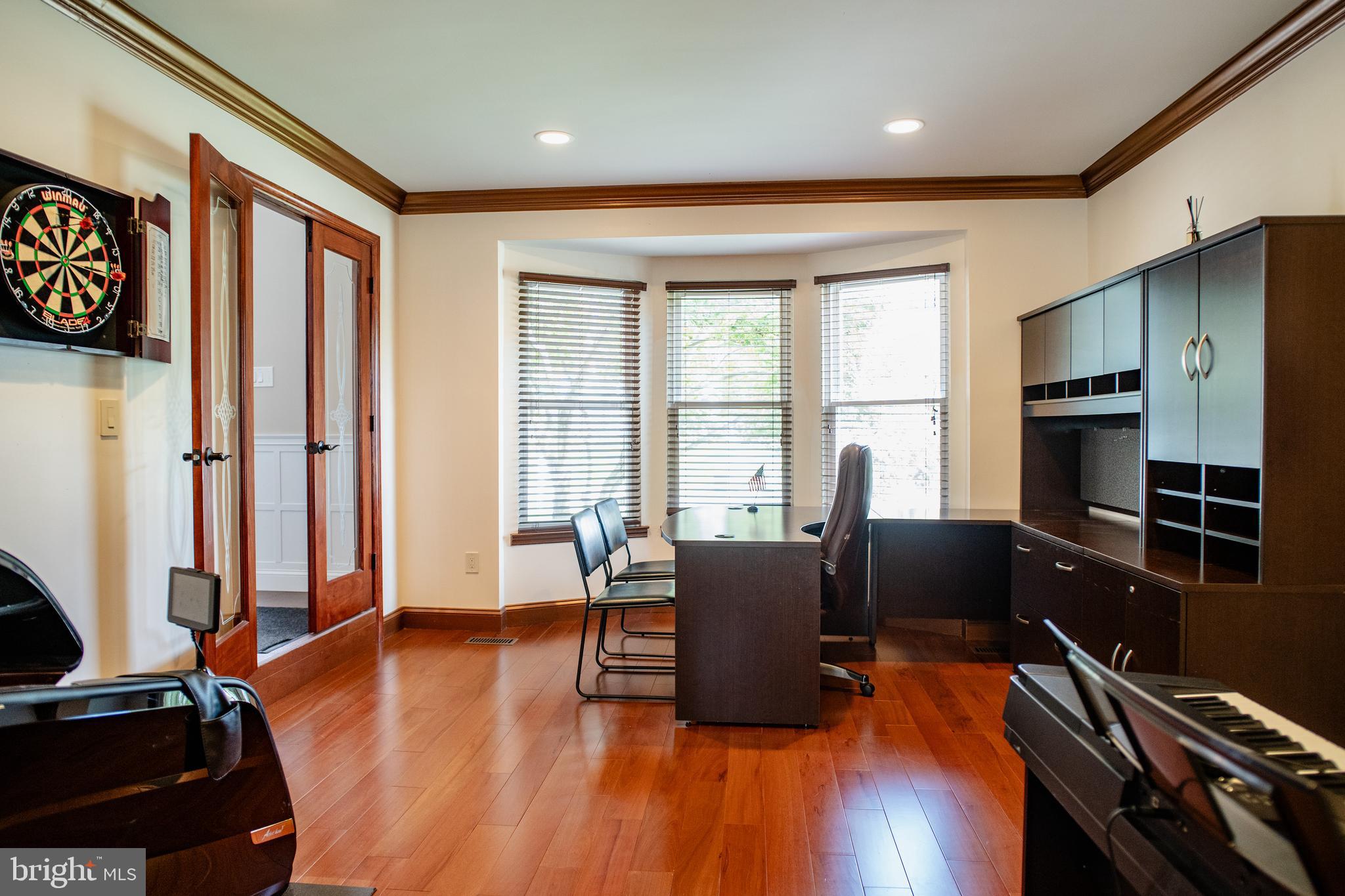 QUEEN ANNE VILLAGE - Residential