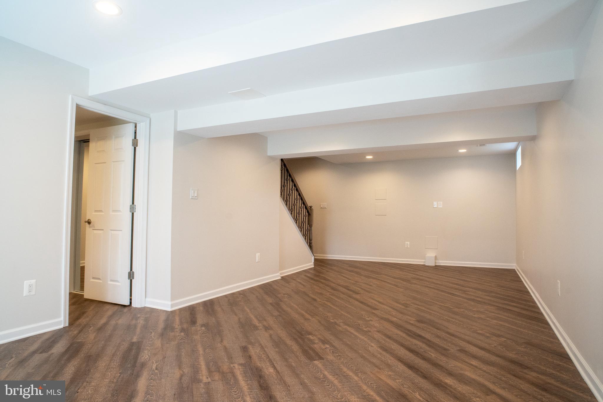 QUEEN ANNE VILLAGE - Residential