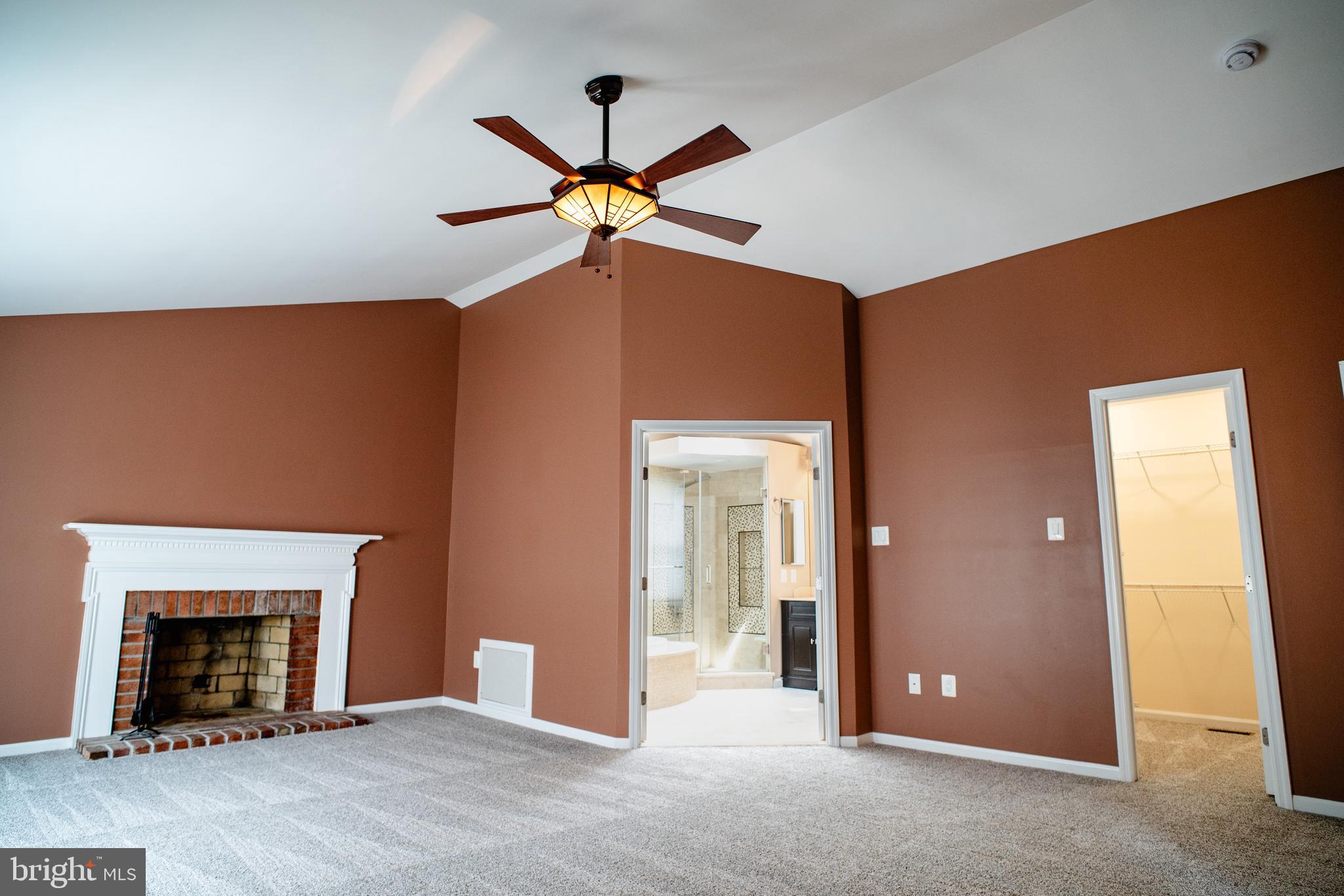 QUEEN ANNE VILLAGE - Residential