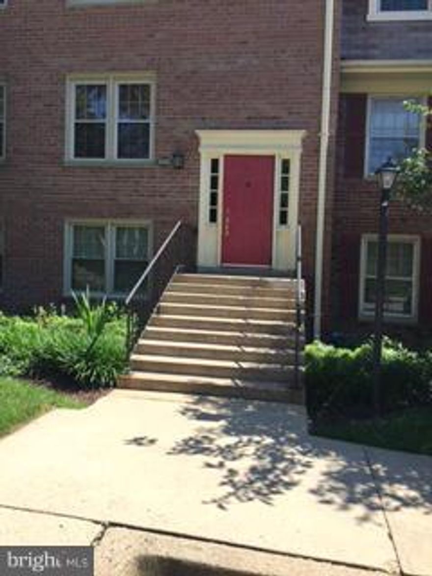 2BR/1BA,1nd fl mid level condo,up 1 flight of steps BA updt. Serene &quiet setting- gaze at Greenbelt Nat pk from DR & natural treed beauty- sip your coffee on the balcony. EZ parking, shuttle to UMD onsite, close to metro. Walk to mini mart in hi-rise bldg,use of pool. Condo fee incl ALL utilities! Pets OK, conv fin only