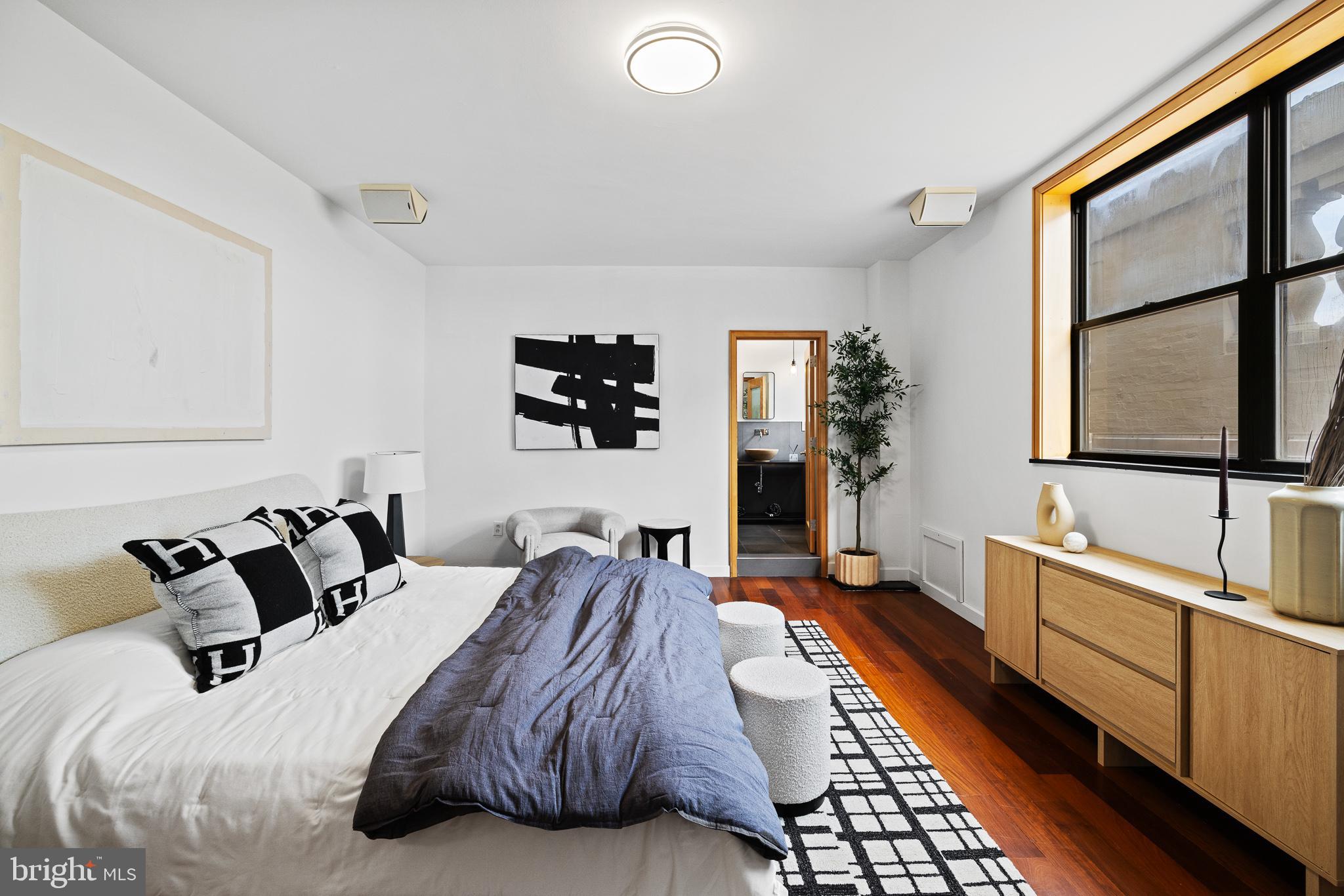 WASHINGTON SQ WEST - Residential