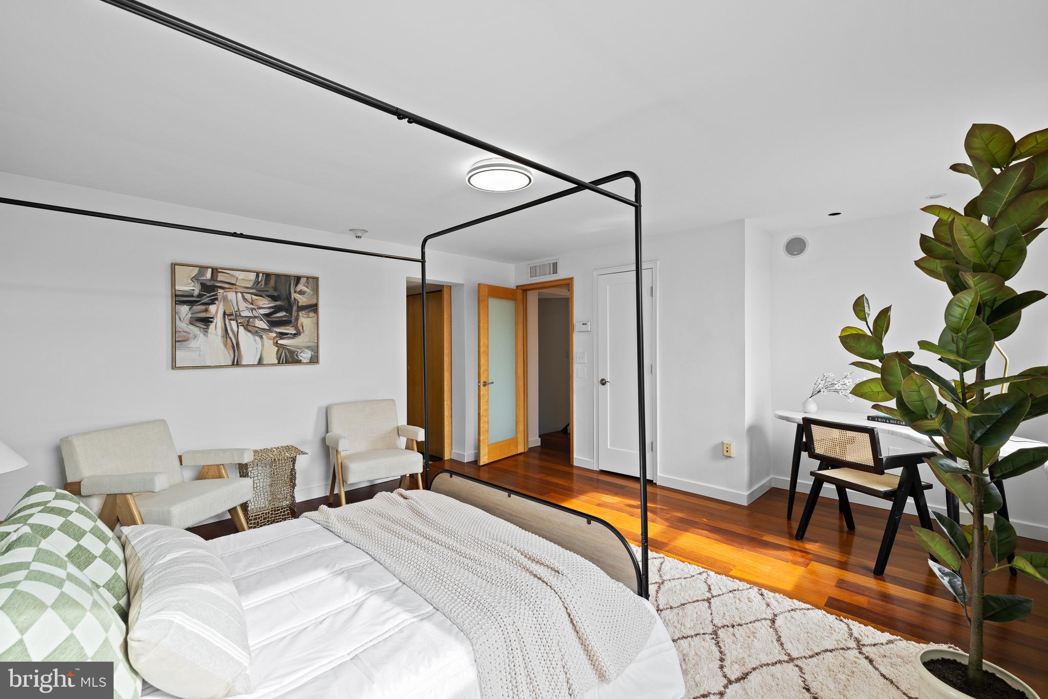 WASHINGTON SQ WEST - Residential