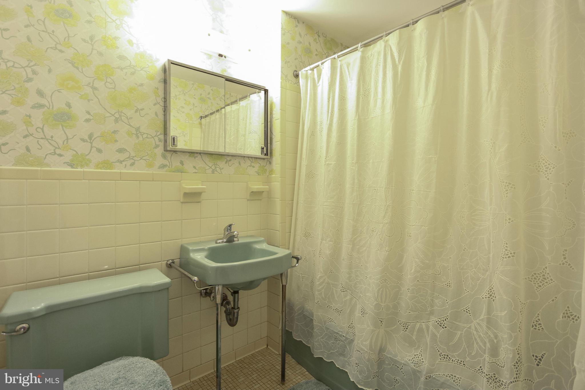 WOODLAWN MANOR - Residential