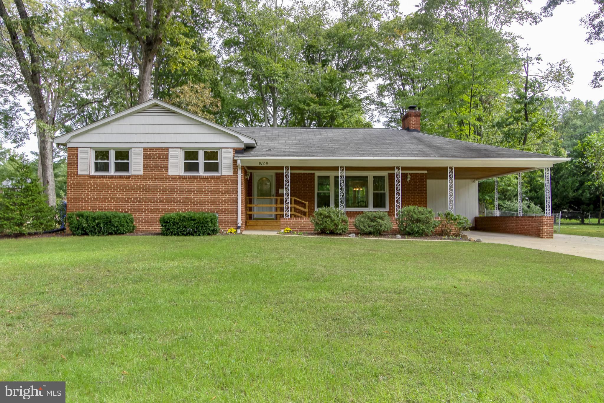 WOODLAWN MANOR - Residential