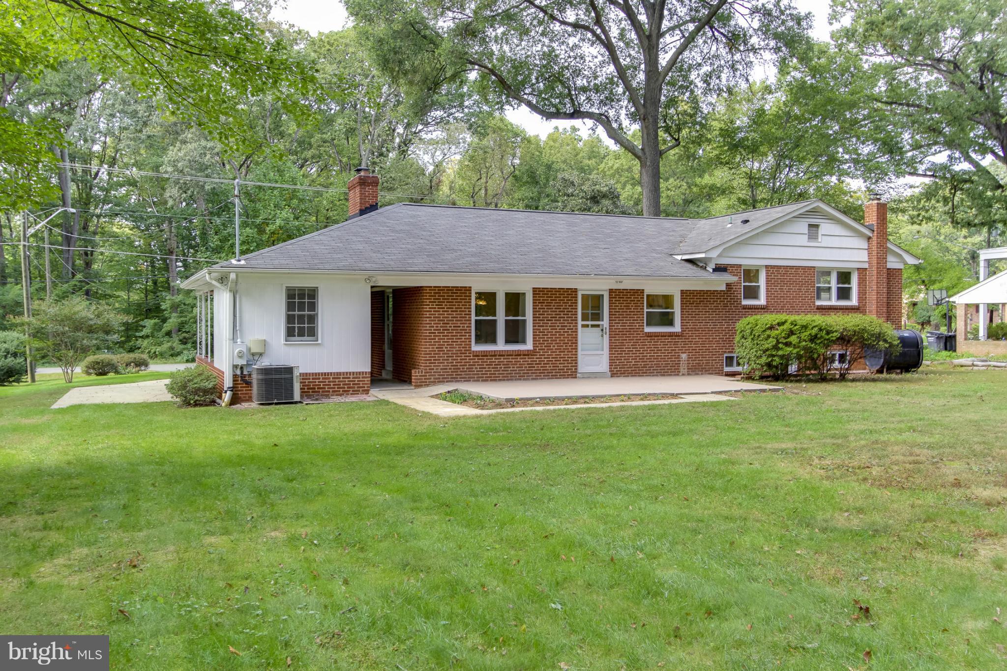 WOODLAWN MANOR - Residential