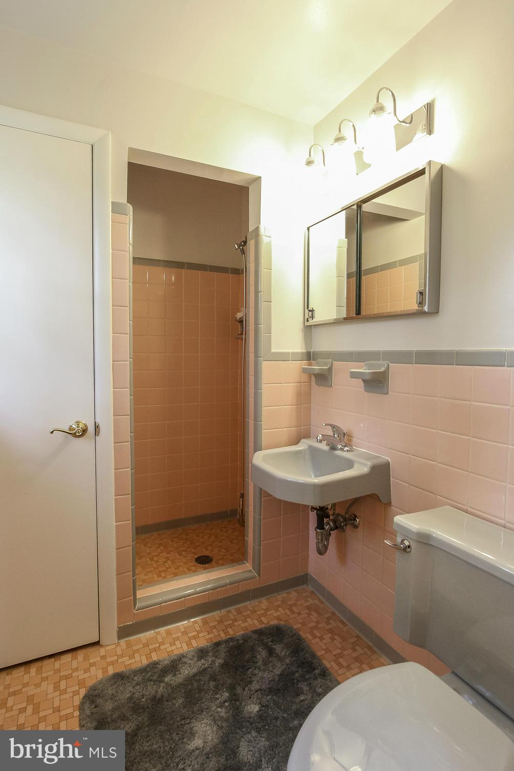 WOODLAWN MANOR - Residential