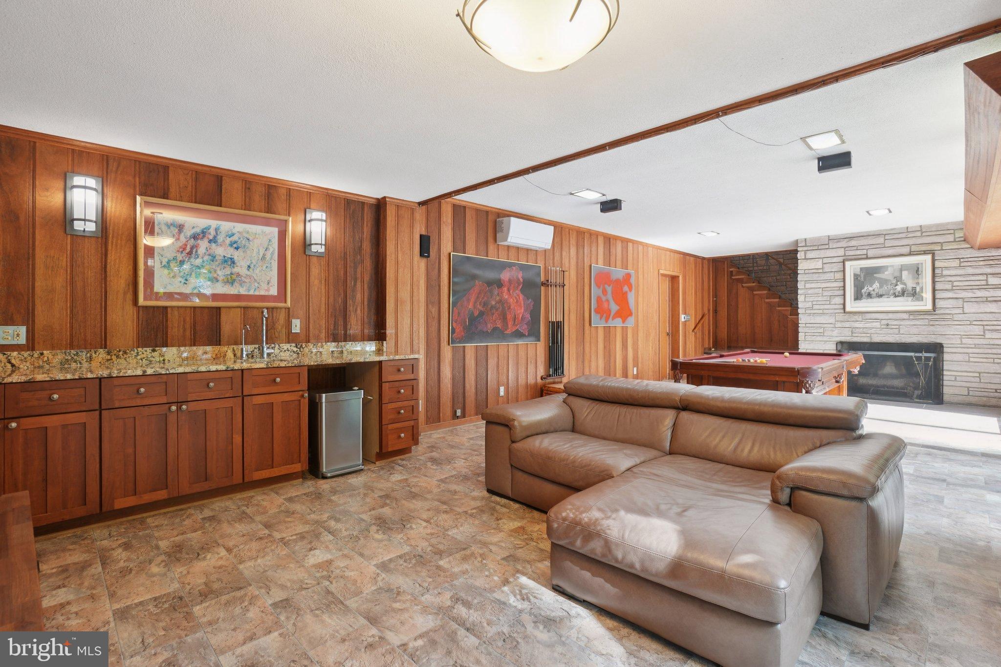 DOVER BALMORAL RIVERWOOD - Residential