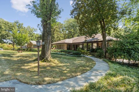 2719 N NELSON STREET ARLINGTON VA 22207