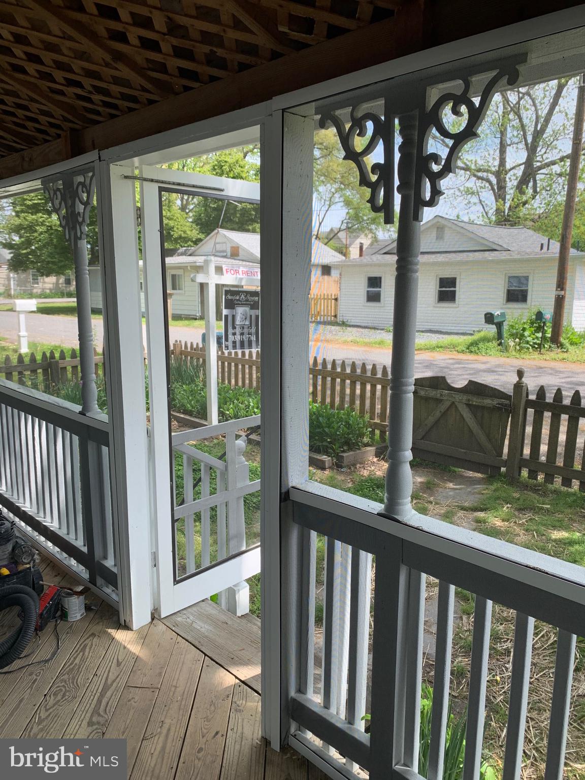 IDLEWILDE ACRES - Residential Lease