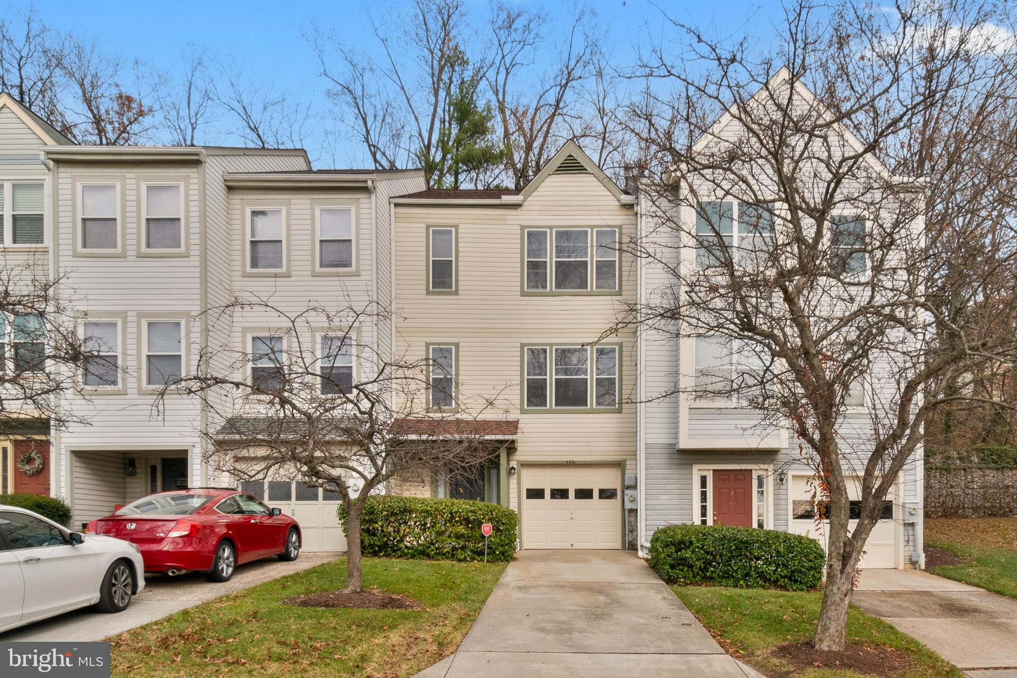 RIVERCHASE - Residential