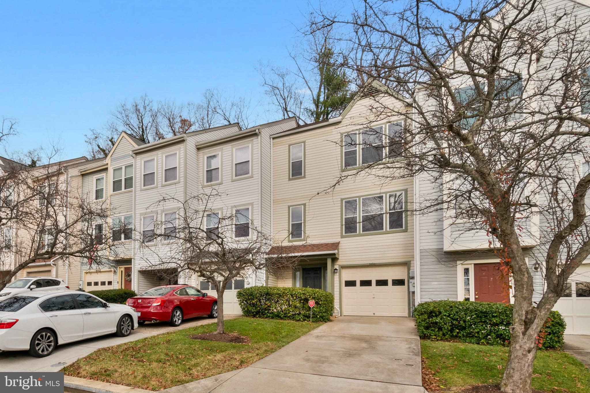 RIVERCHASE - Residential