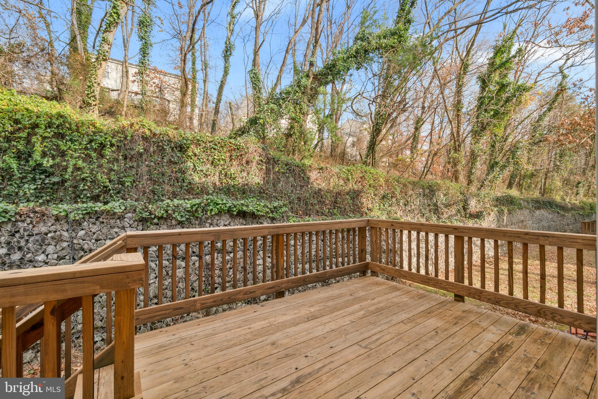 RIVERCHASE - Residential