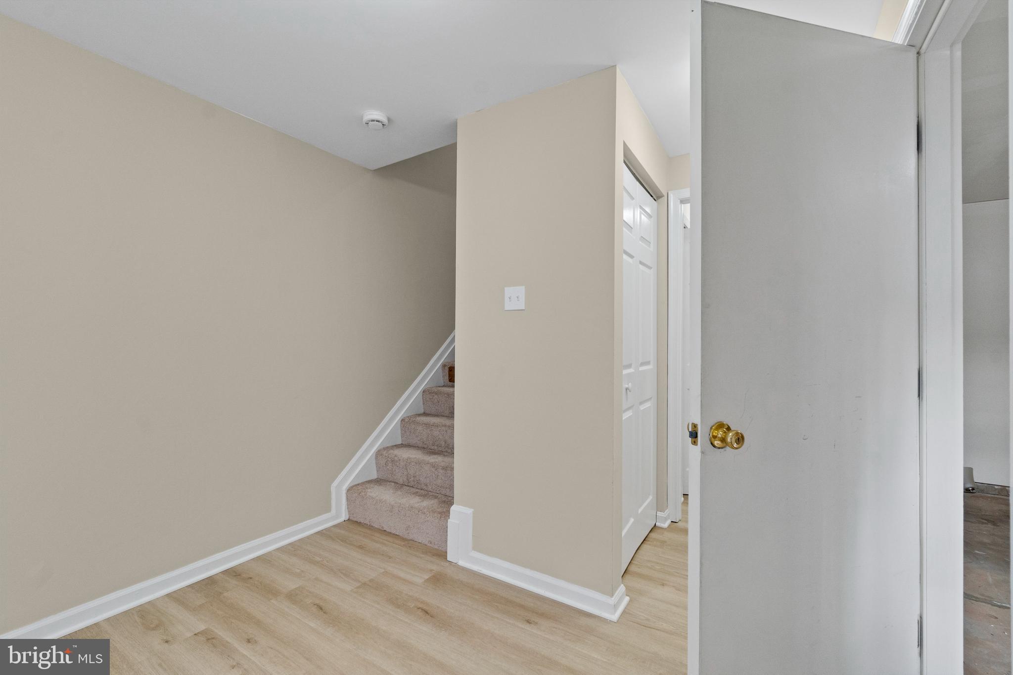 RIVERCHASE - Residential