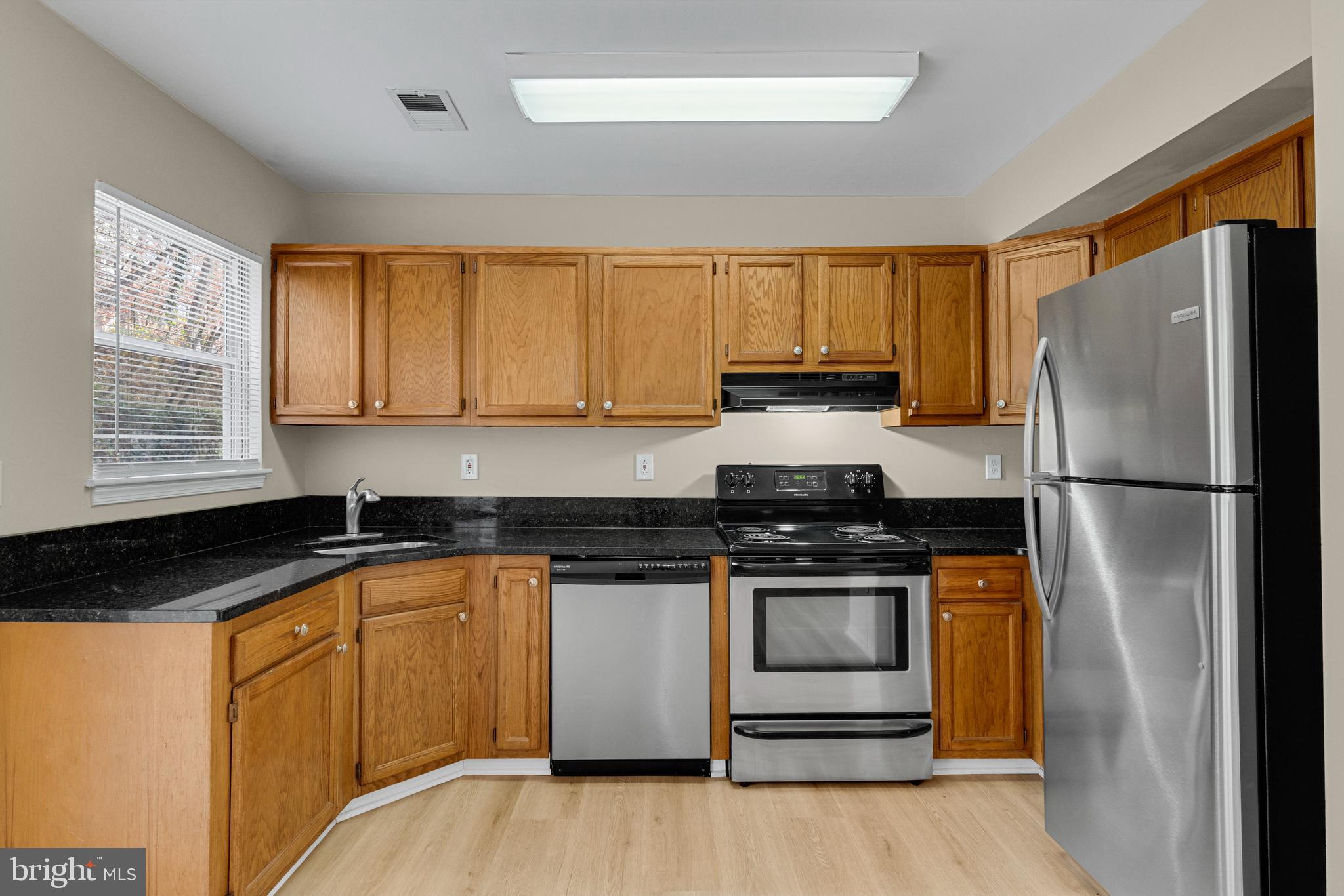 RIVERCHASE - Residential