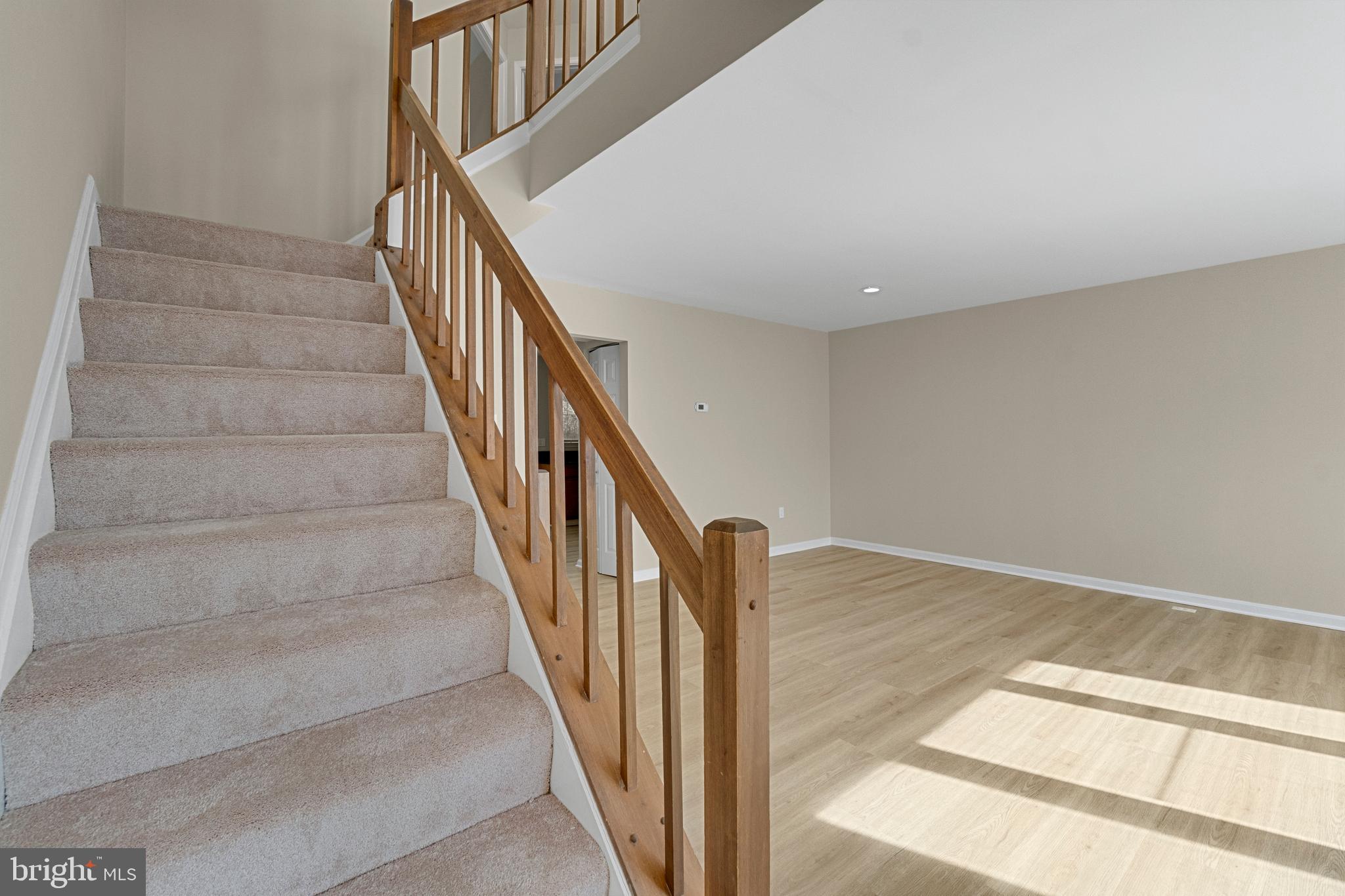 RIVERCHASE - Residential