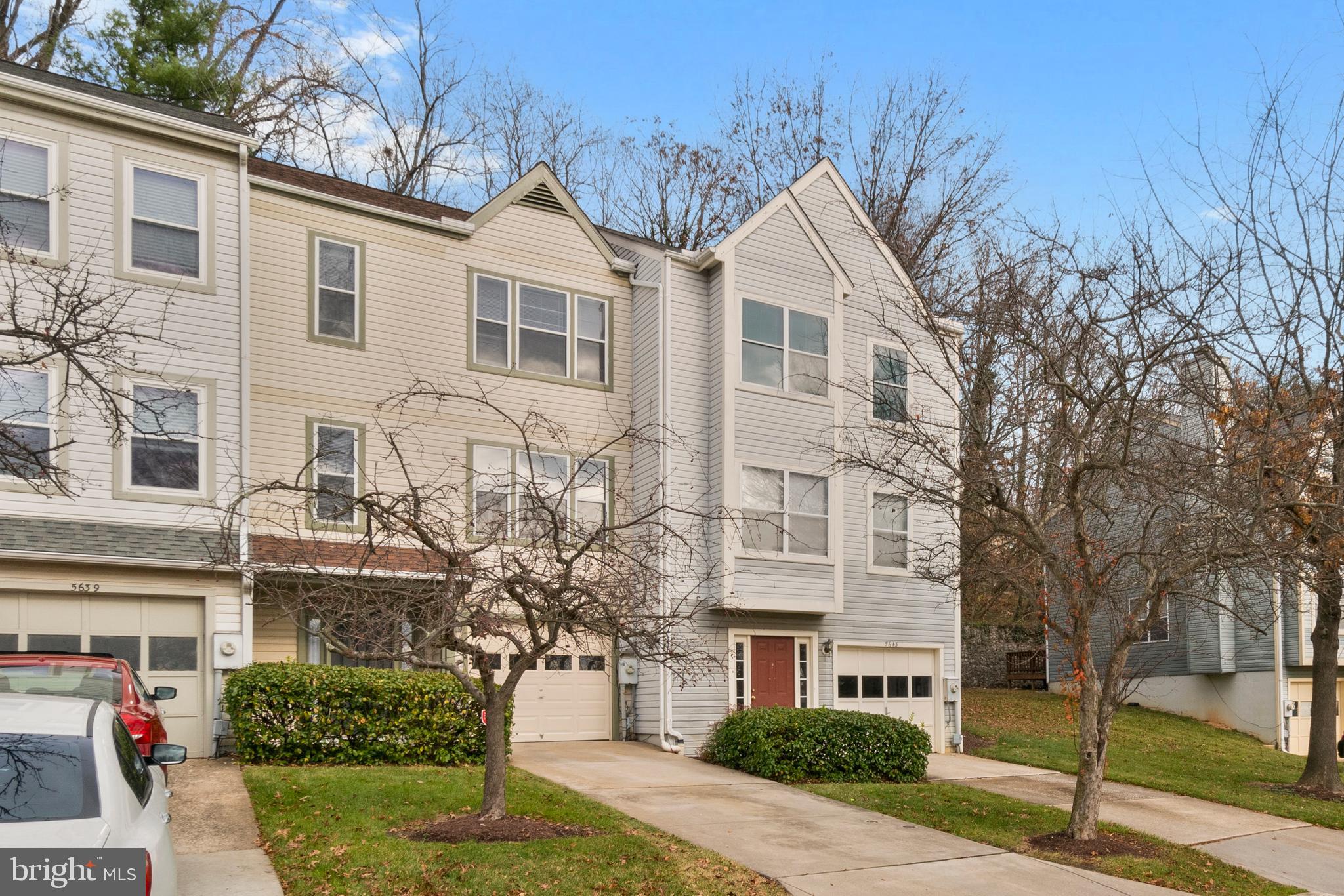 RIVERCHASE - Residential