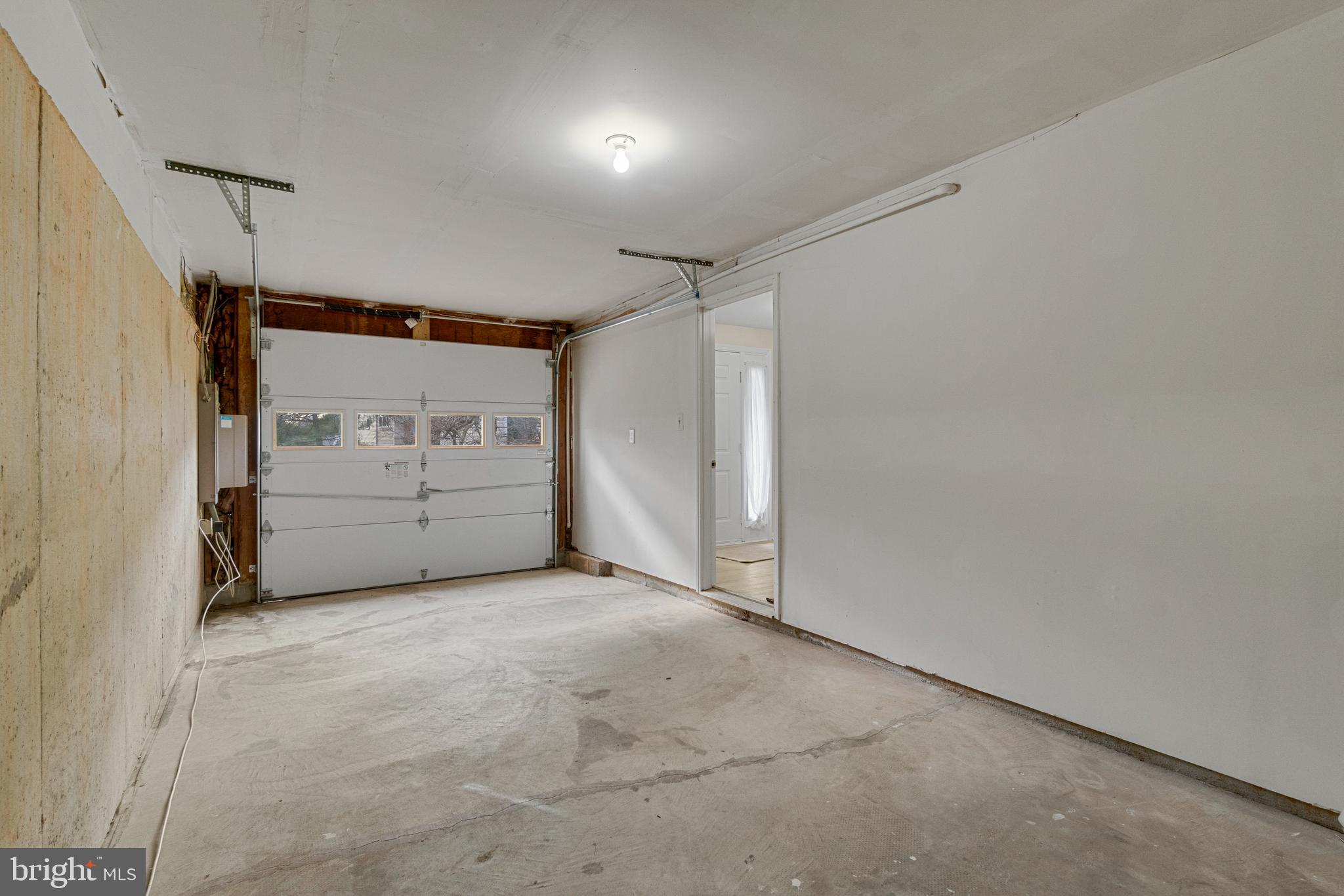 RIVERCHASE - Residential