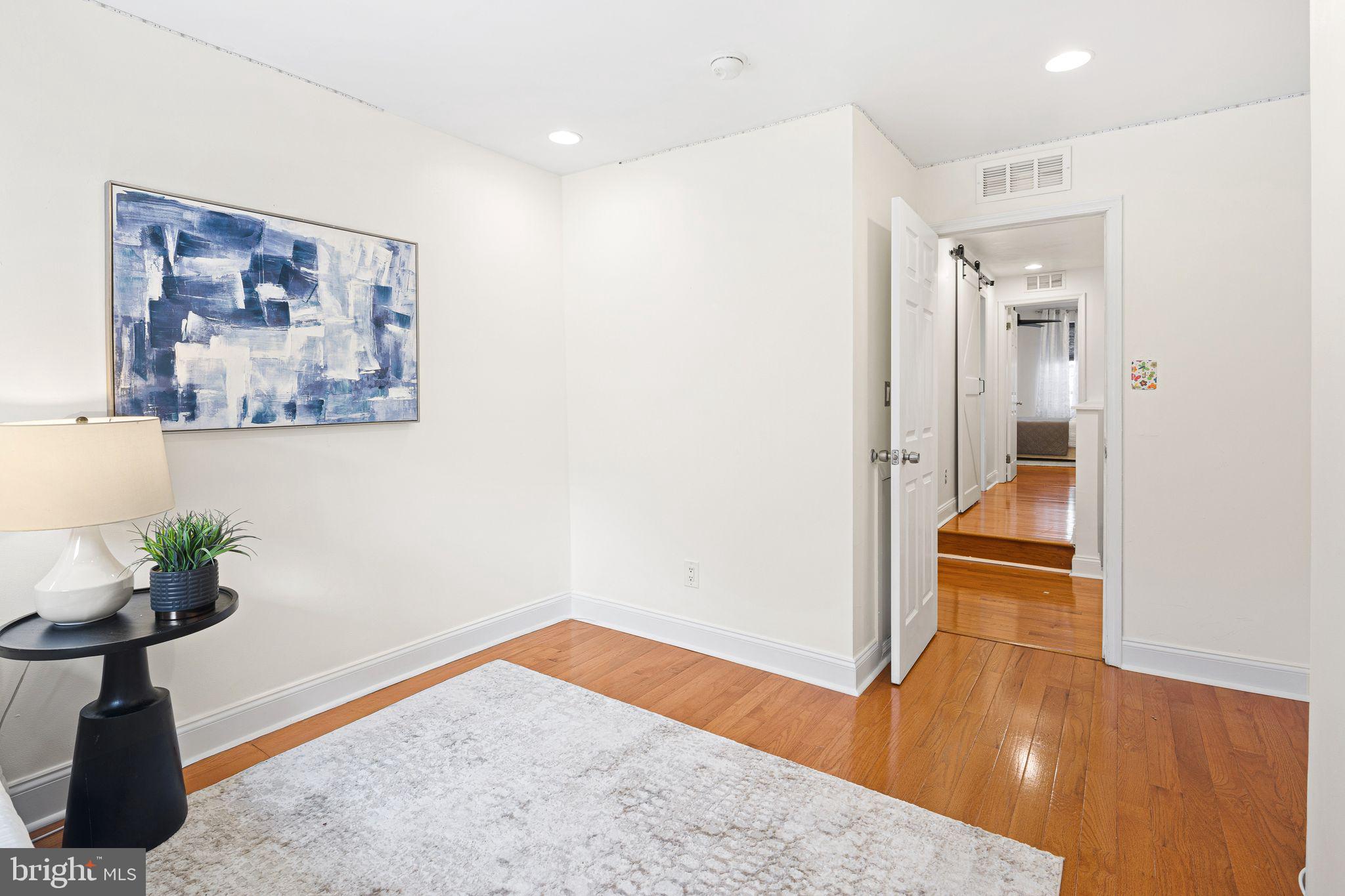 POINT BREEZE - Residential