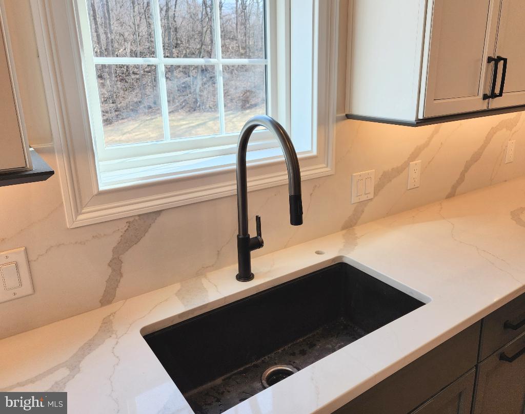 HILLSIDE FARM ESTATES - Residential