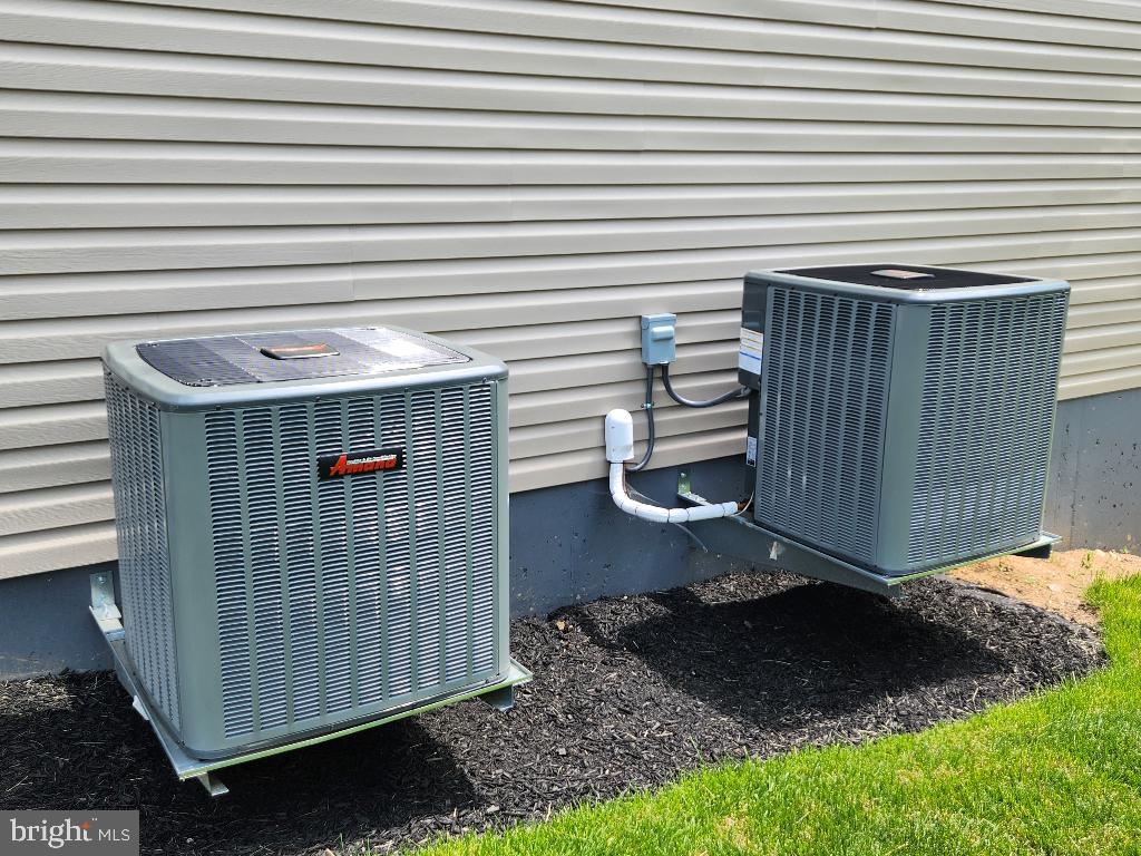 HILLSIDE FARM ESTATES - Residential