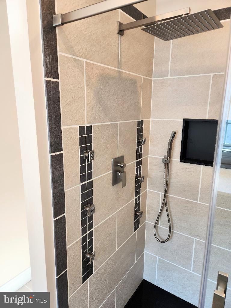 HILLSIDE FARM ESTATES - Residential