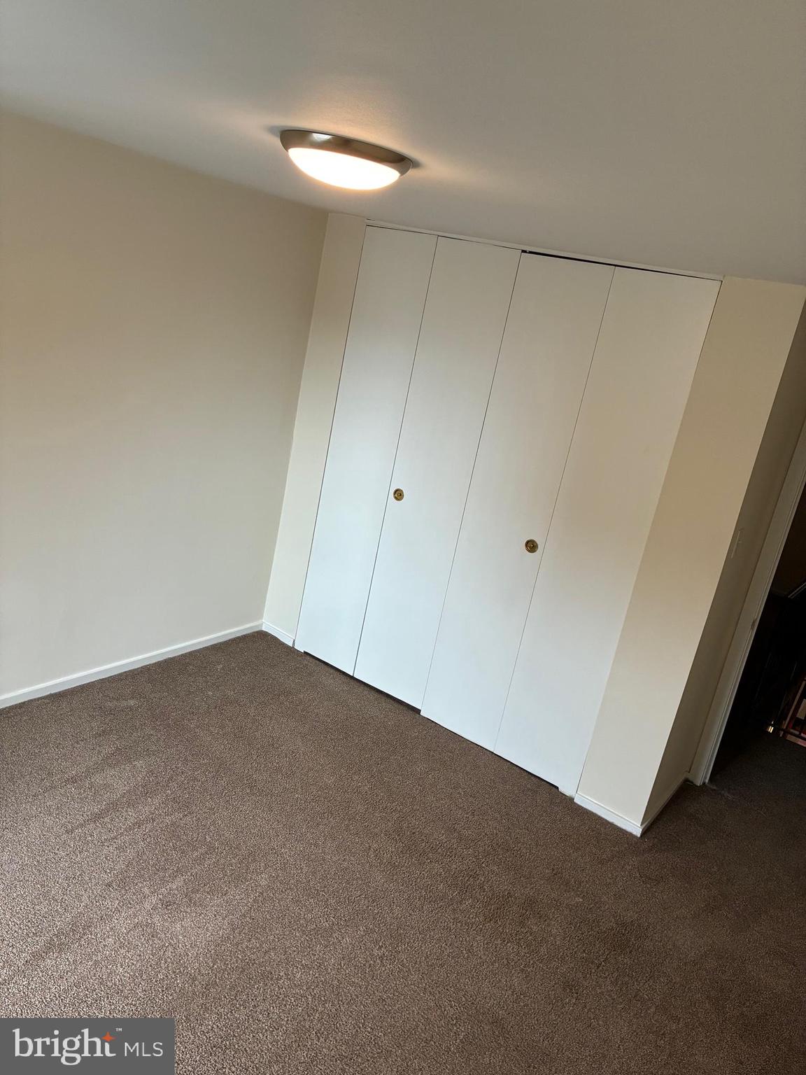 QUEEN VILLAGE - Residential Lease