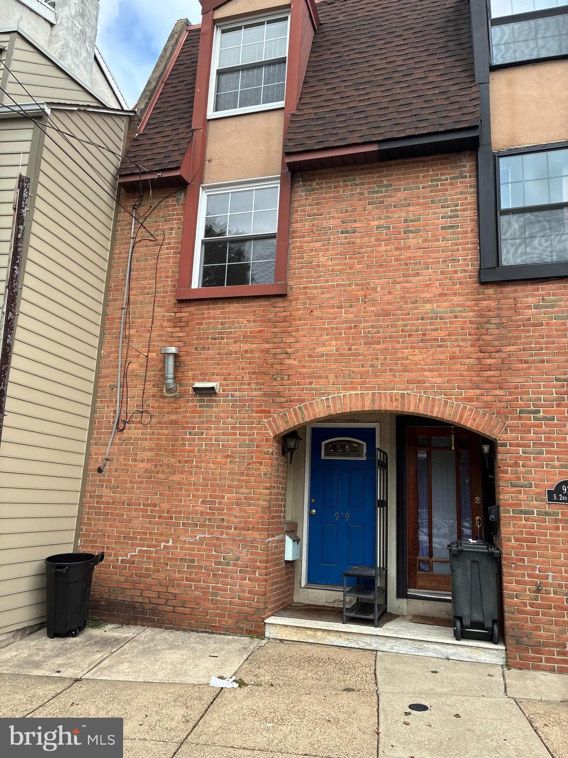 QUEEN VILLAGE - Residential Lease