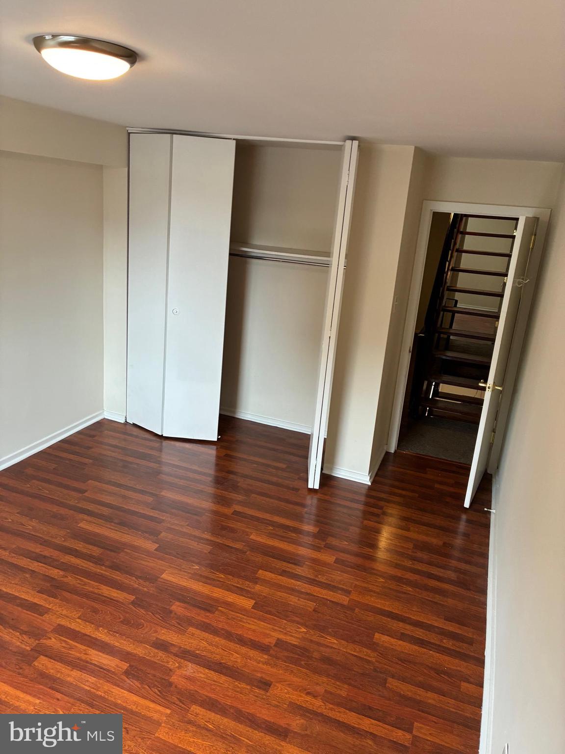 QUEEN VILLAGE - Residential Lease