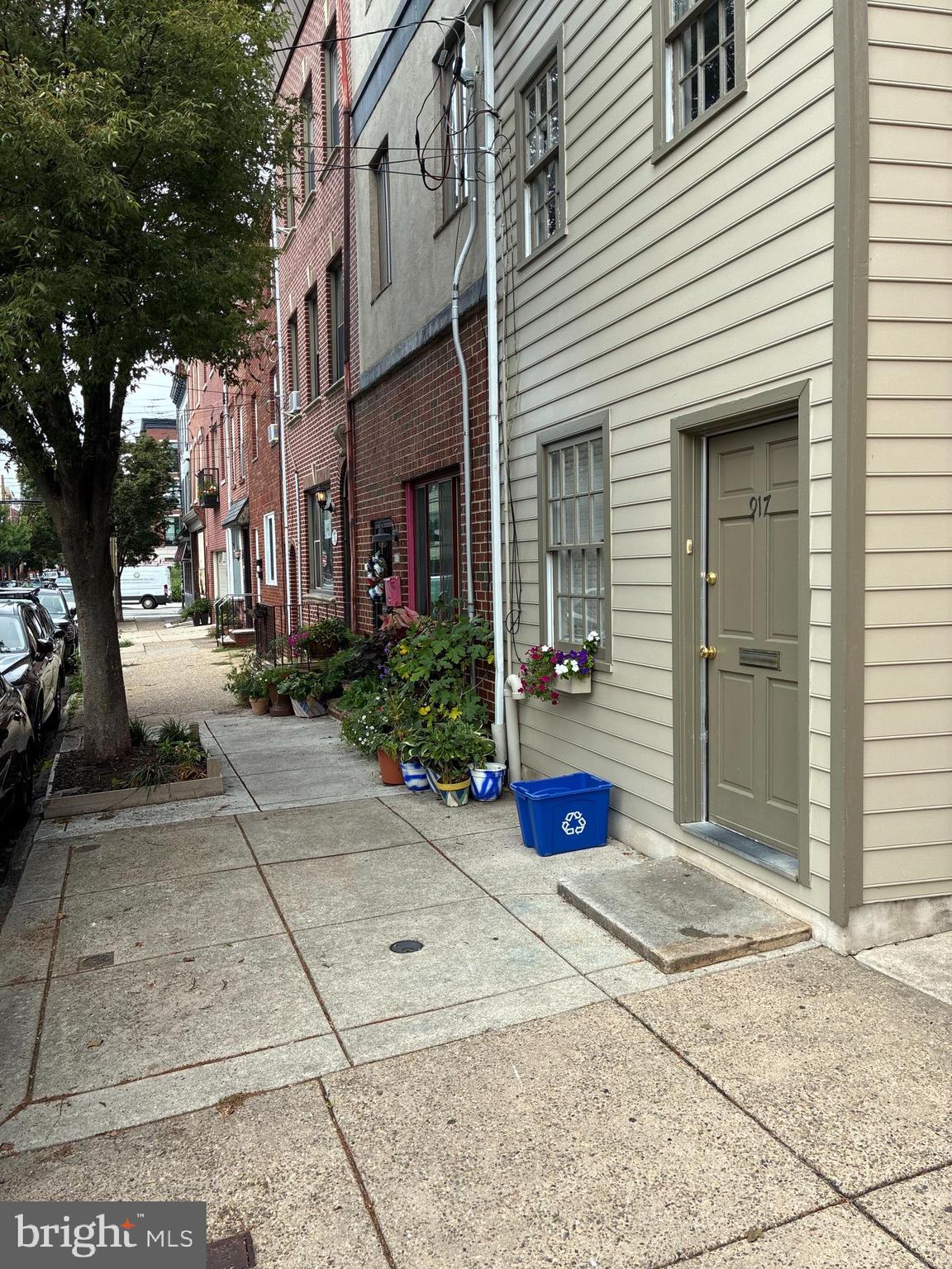 QUEEN VILLAGE - Residential Lease