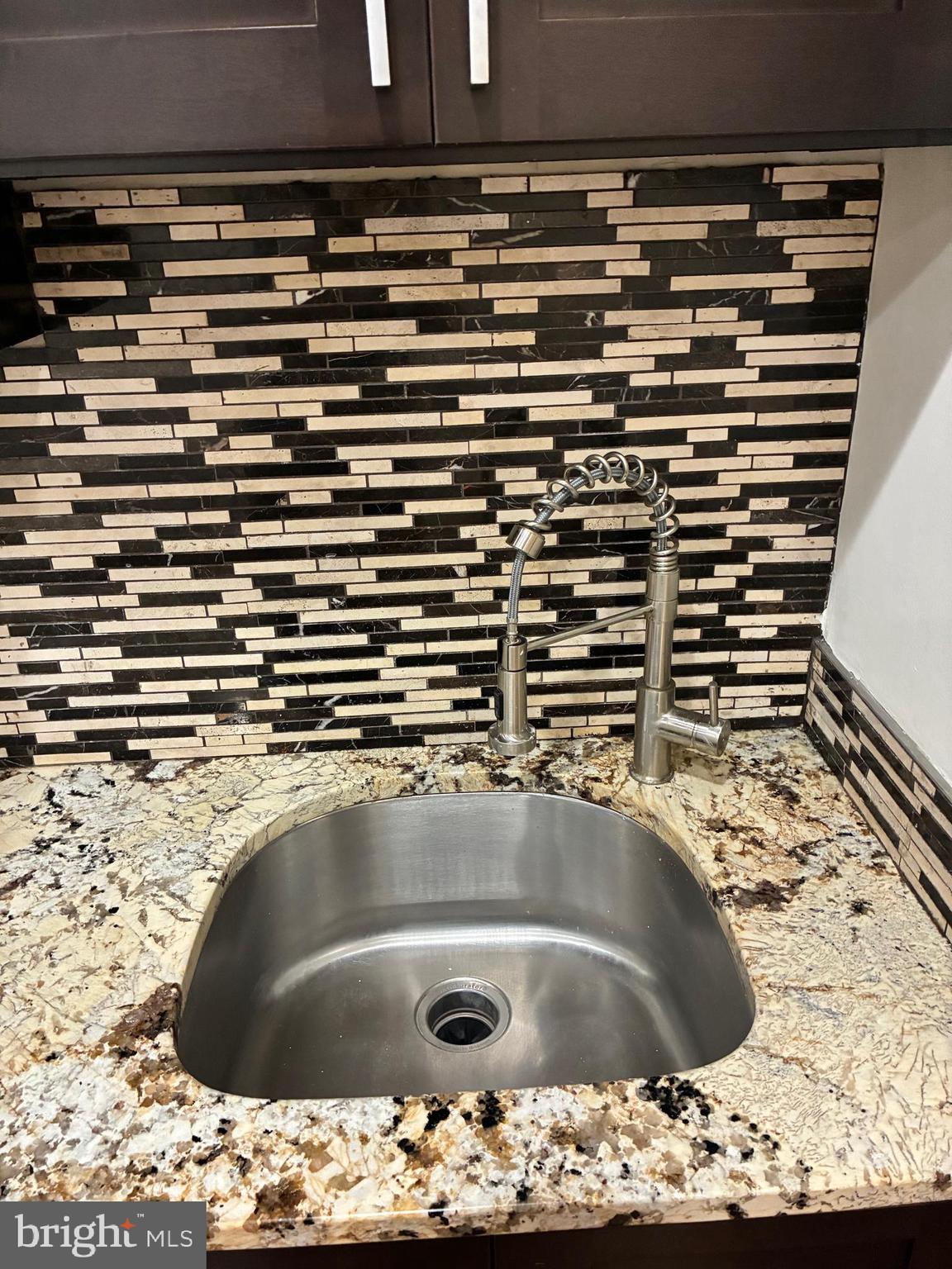 QUEEN VILLAGE - Residential Lease