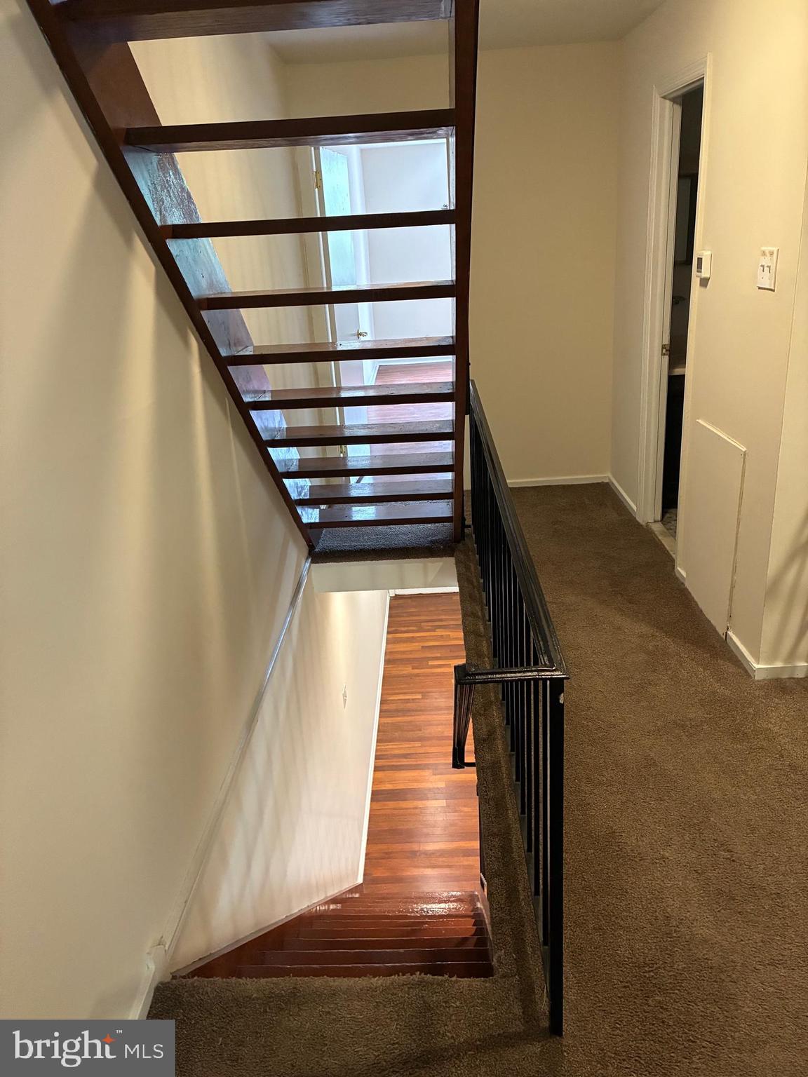 QUEEN VILLAGE - Residential Lease