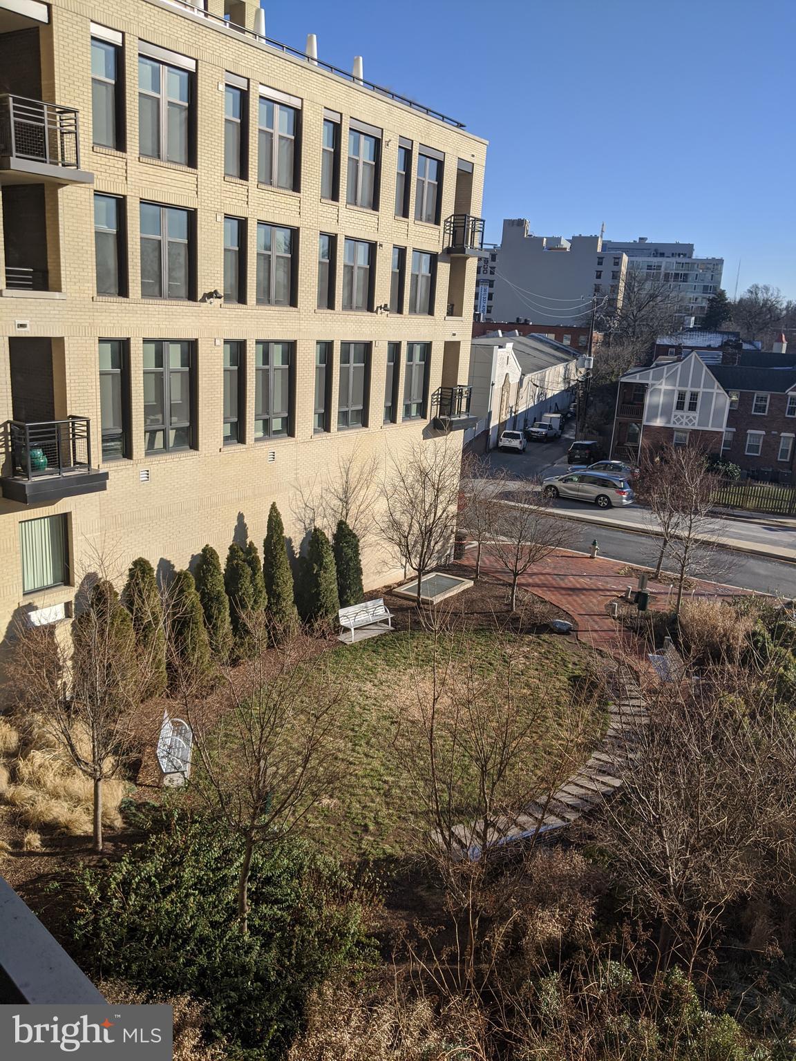 CRESCENT PLAZA - Residential Lease