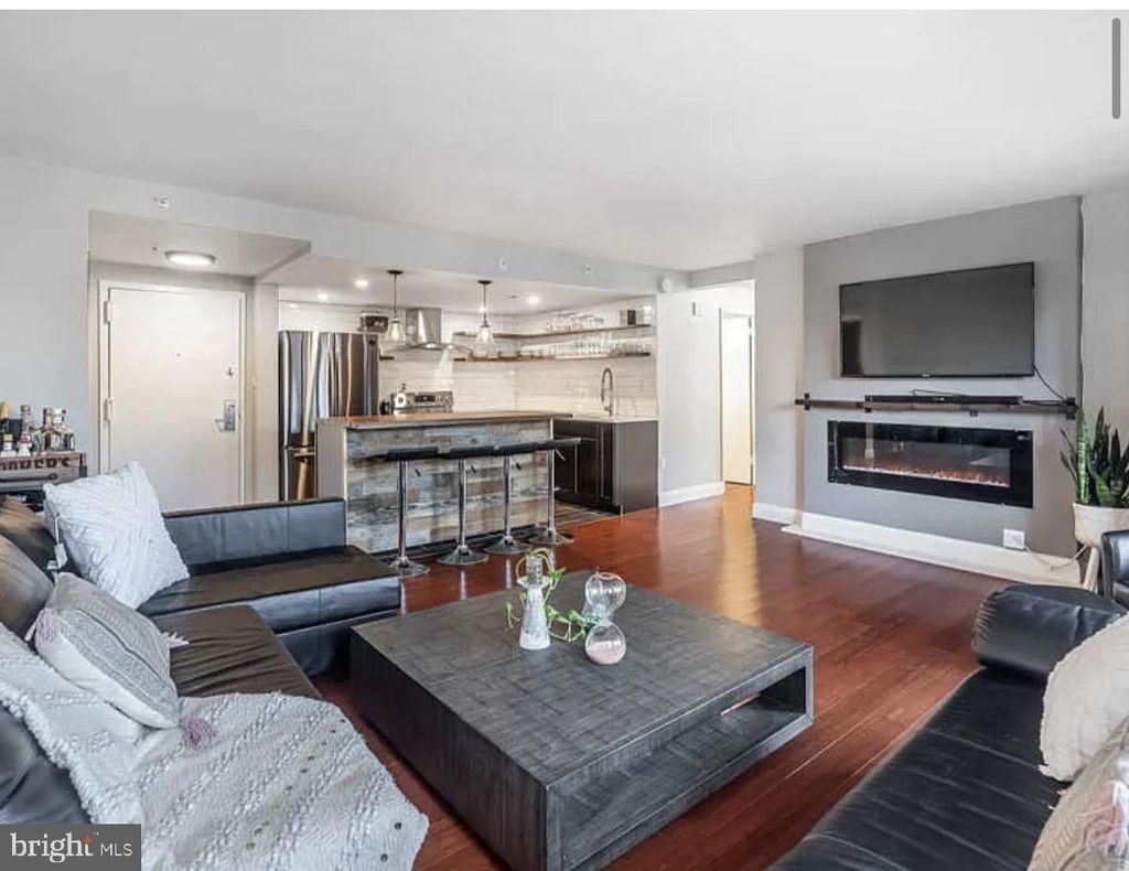 Photo of 2001 Hamilton Street #429, PHILADELPHIA, PA 19130 (MLS # PAPH2604104)