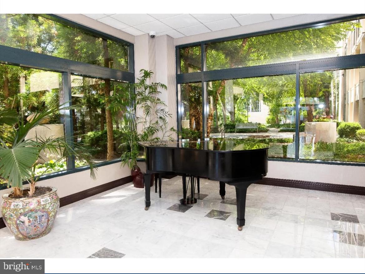 ART MUSEUM AREA - Residential