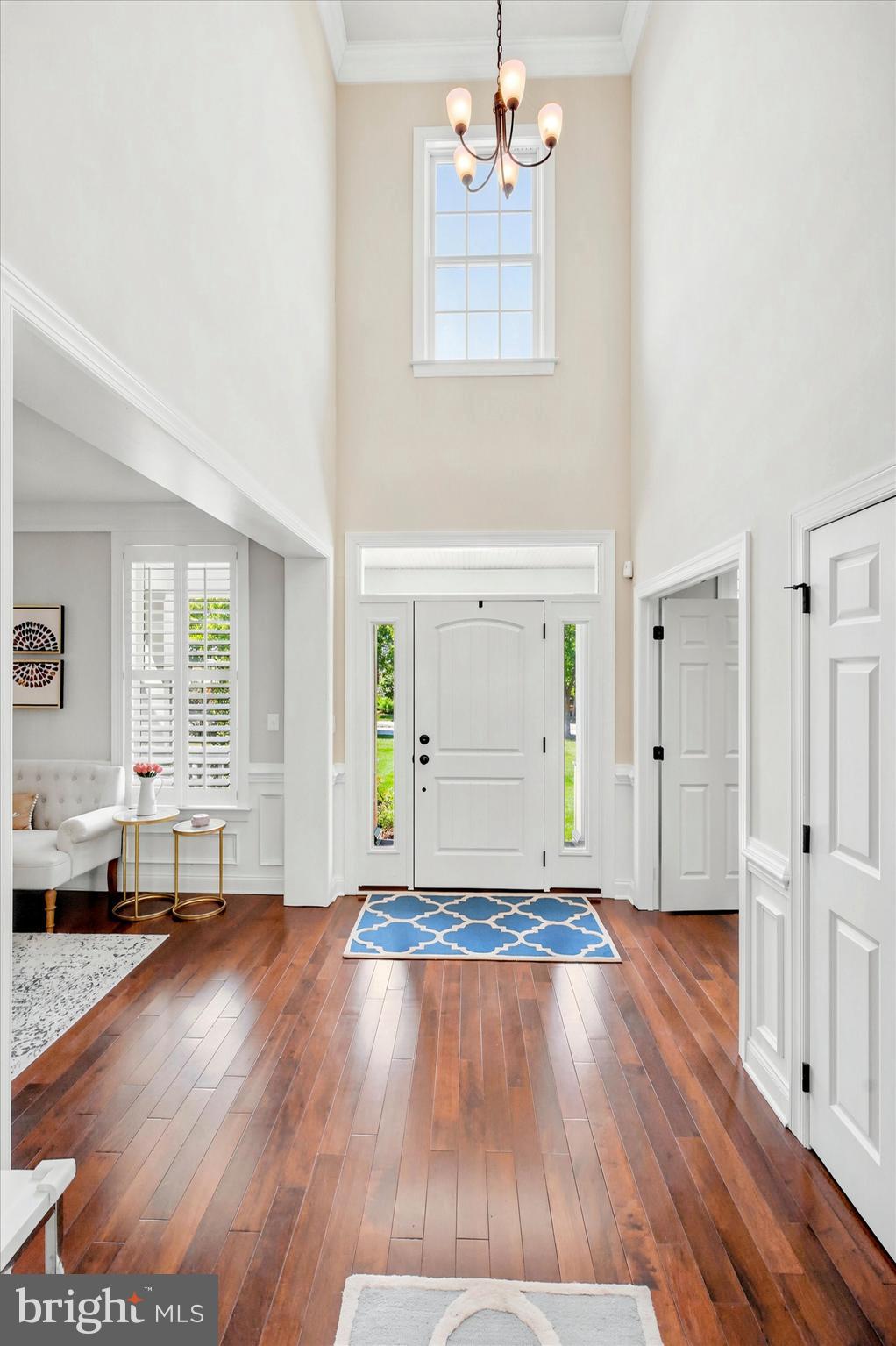 3702 LISETER GARDENS