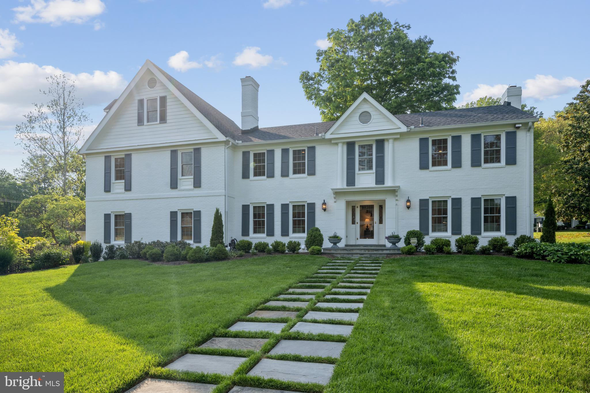 BRADLEY MANOR - Residential