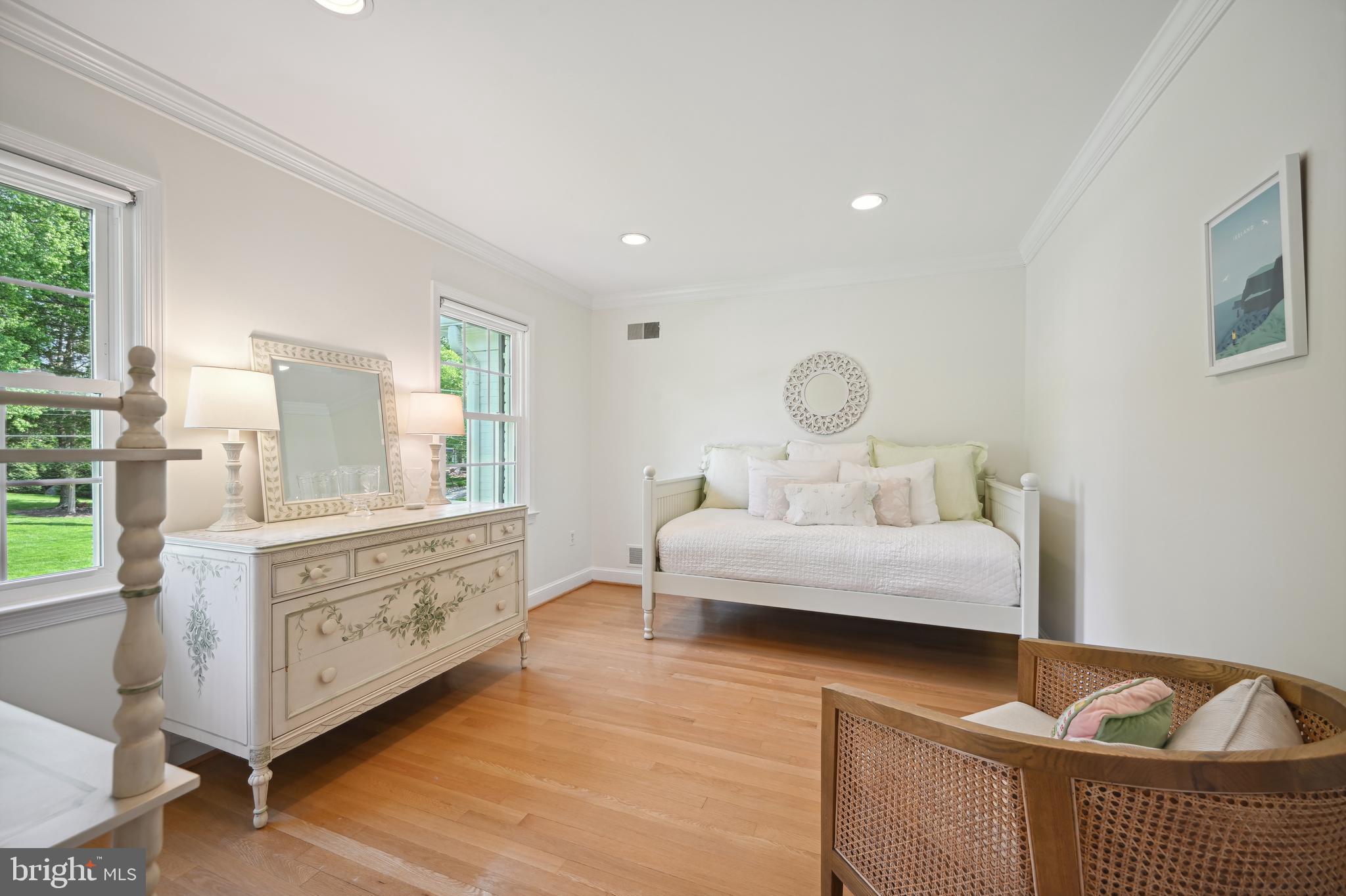 BRADLEY MANOR - Residential