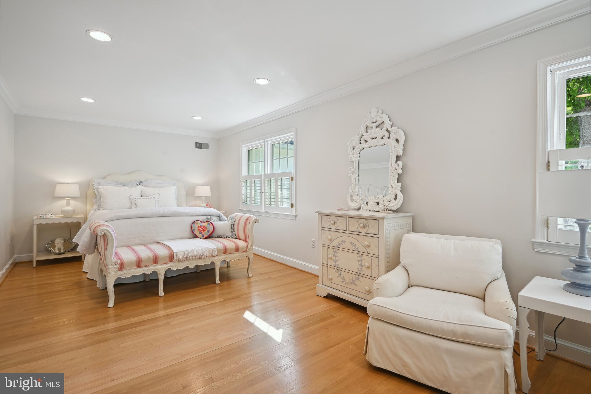 BRADLEY MANOR - Residential