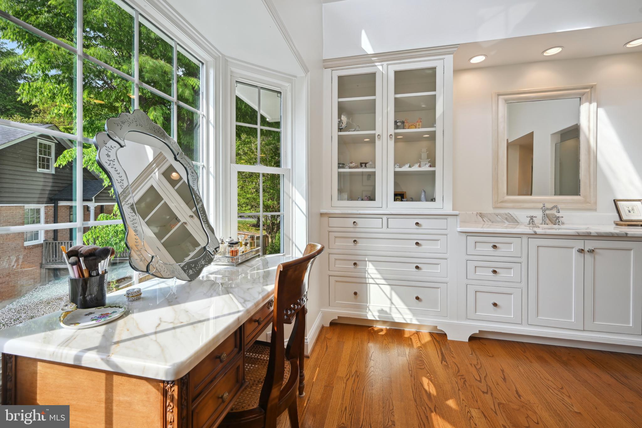 BRADLEY MANOR - Residential