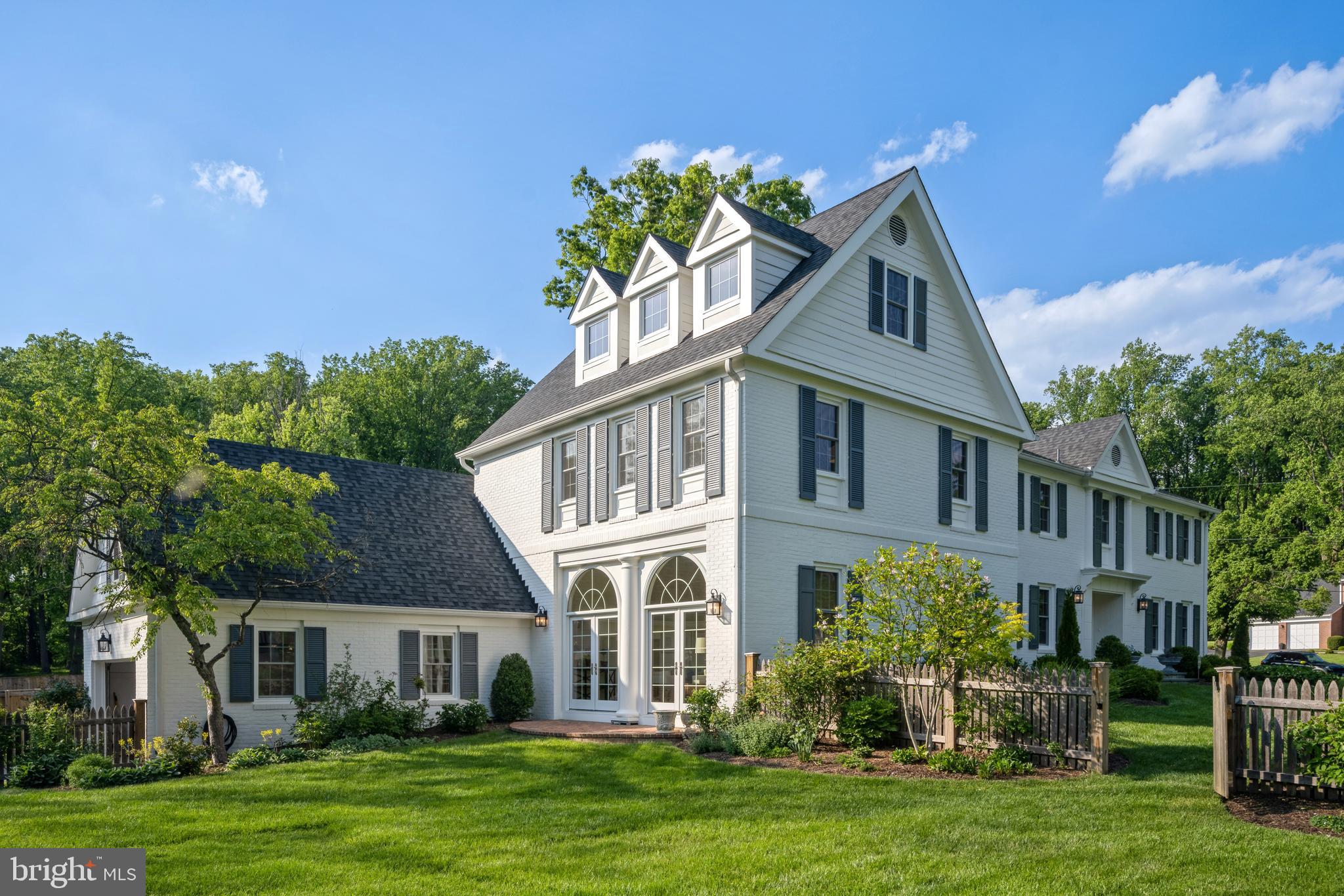 BRADLEY MANOR - Residential