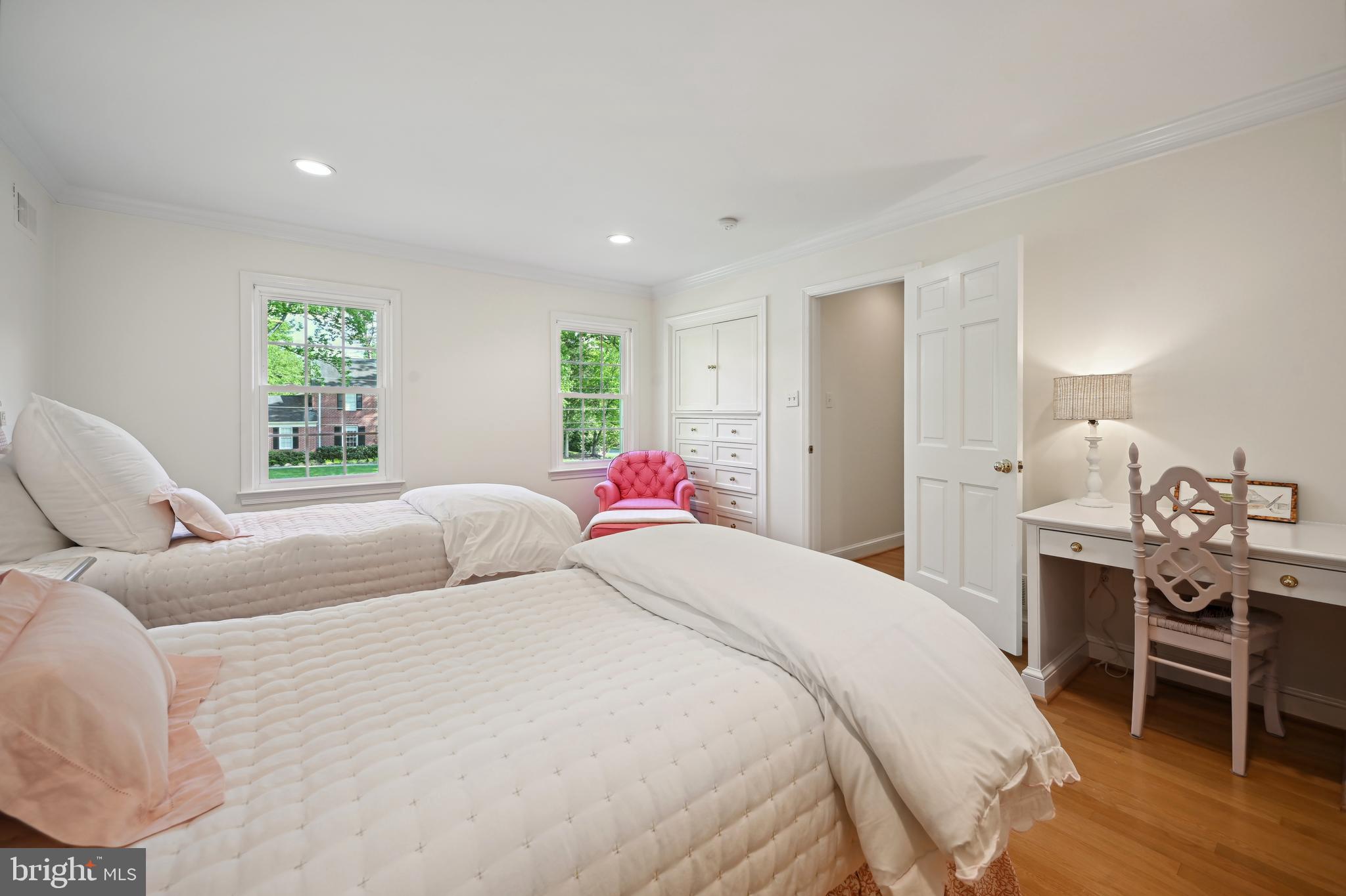 BRADLEY MANOR - Residential