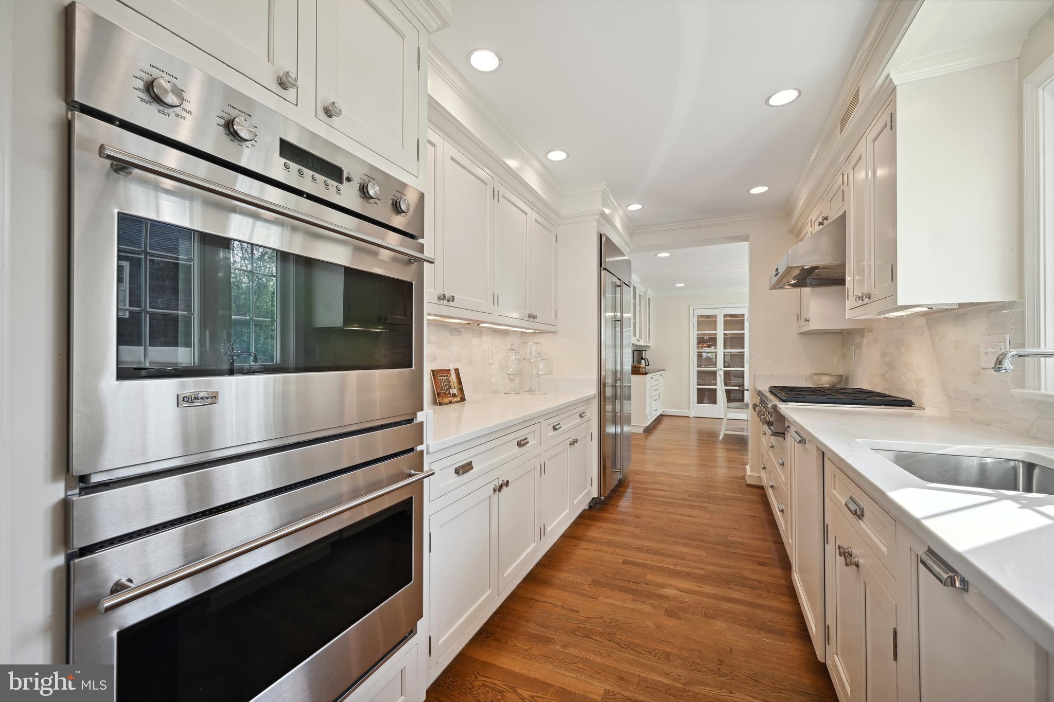 BRADLEY MANOR - Residential