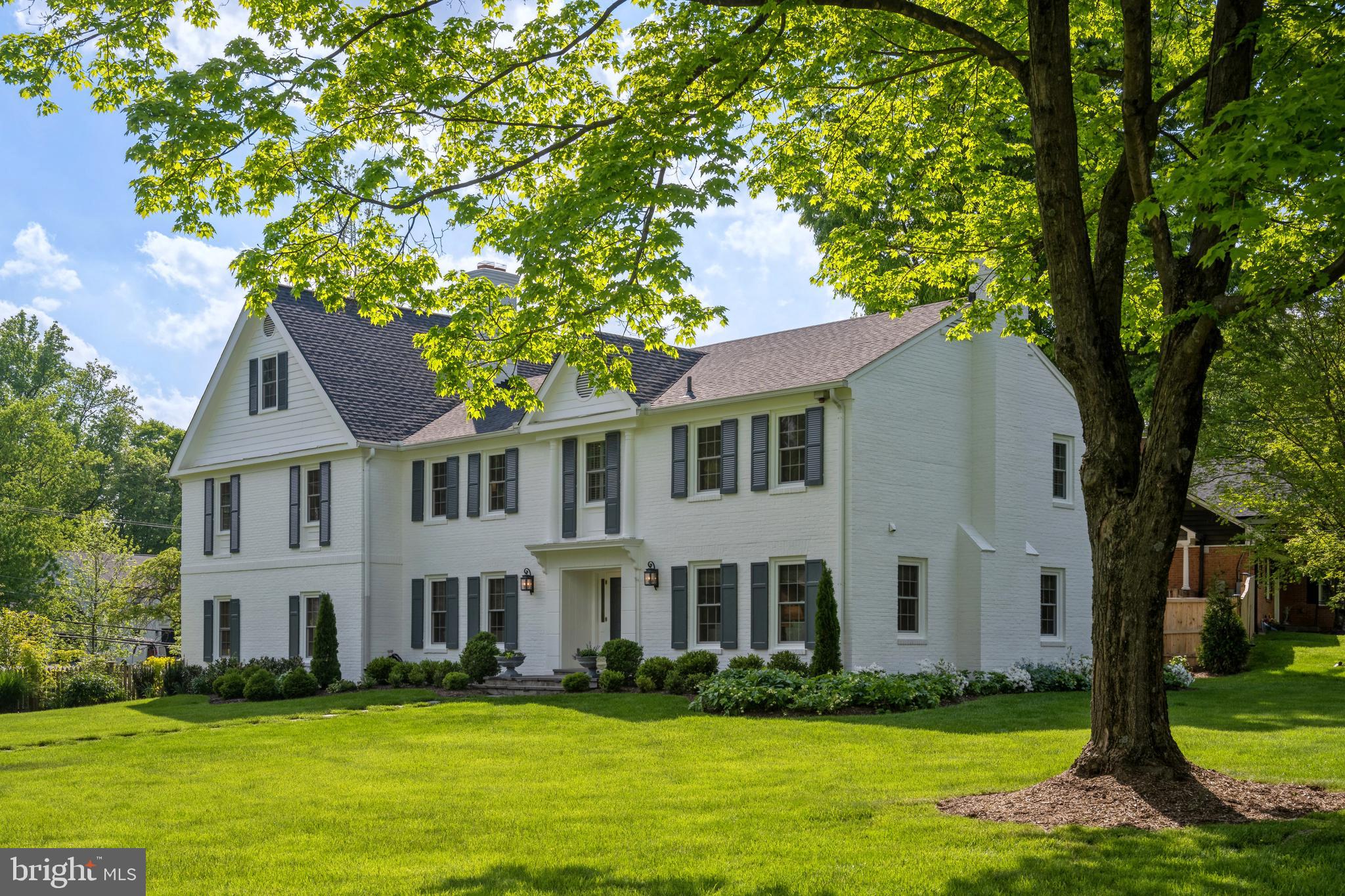 BRADLEY MANOR - Residential