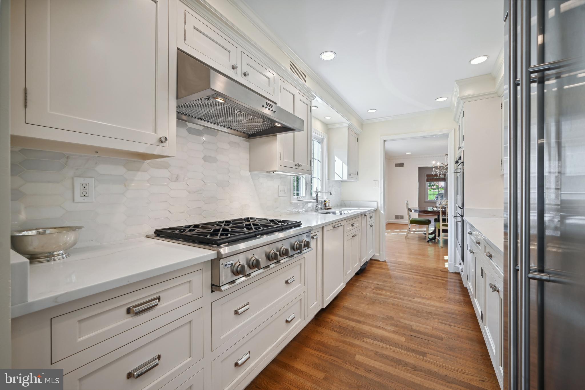 BRADLEY MANOR - Residential