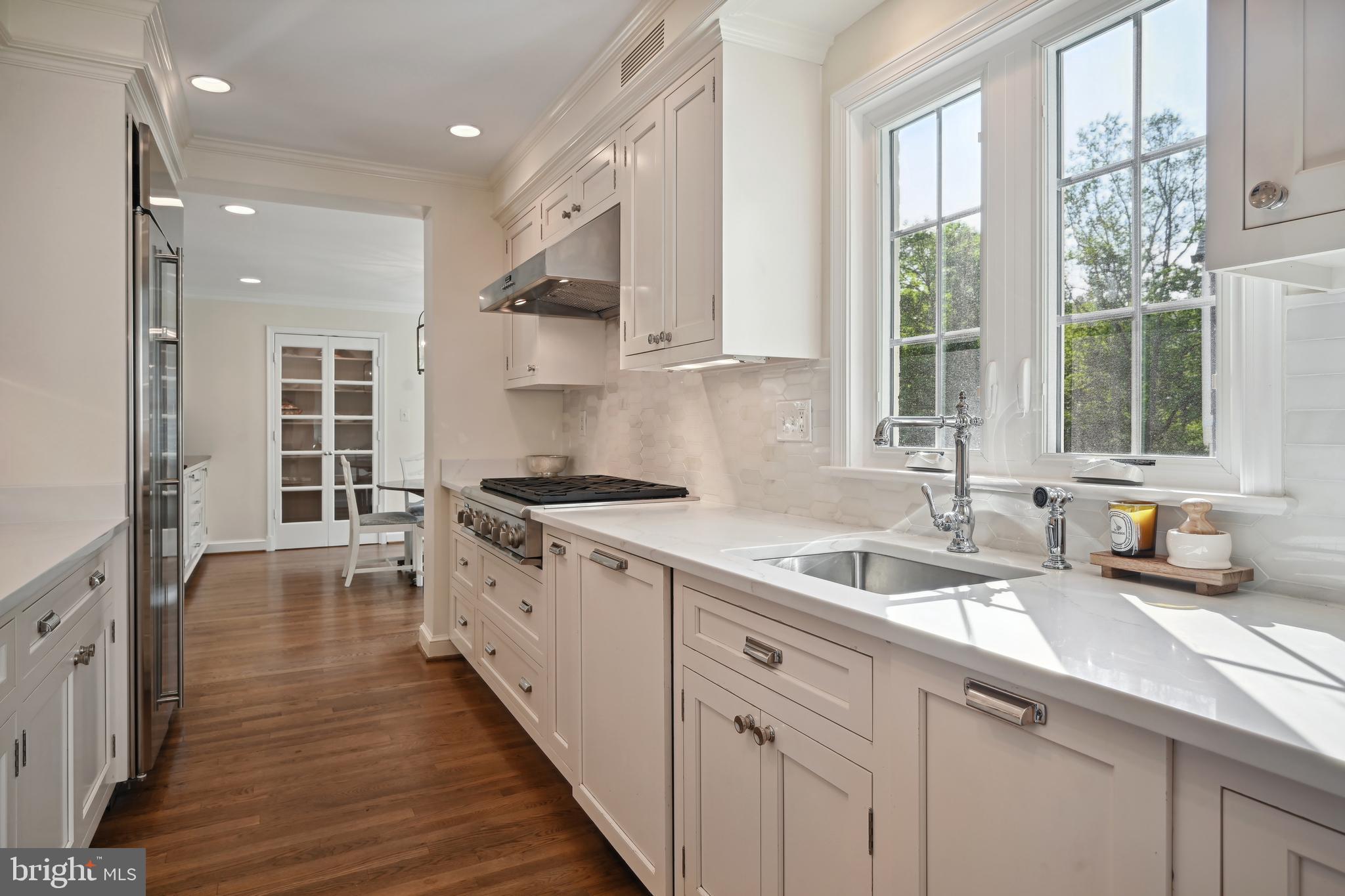 BRADLEY MANOR - Residential